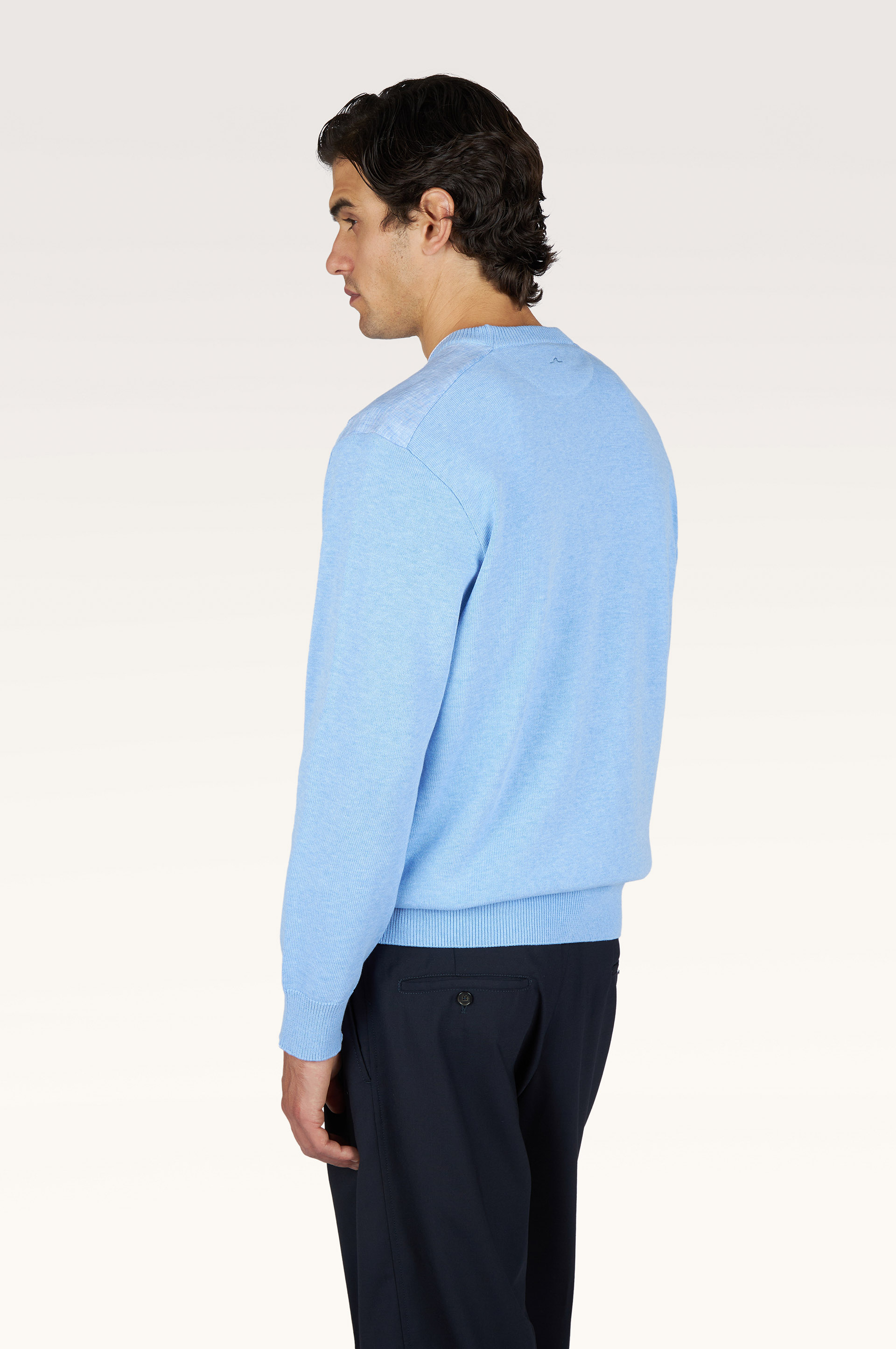 Pull &agrave; col rond en coton Fresco avec d&eacute;tails en lin image number 3