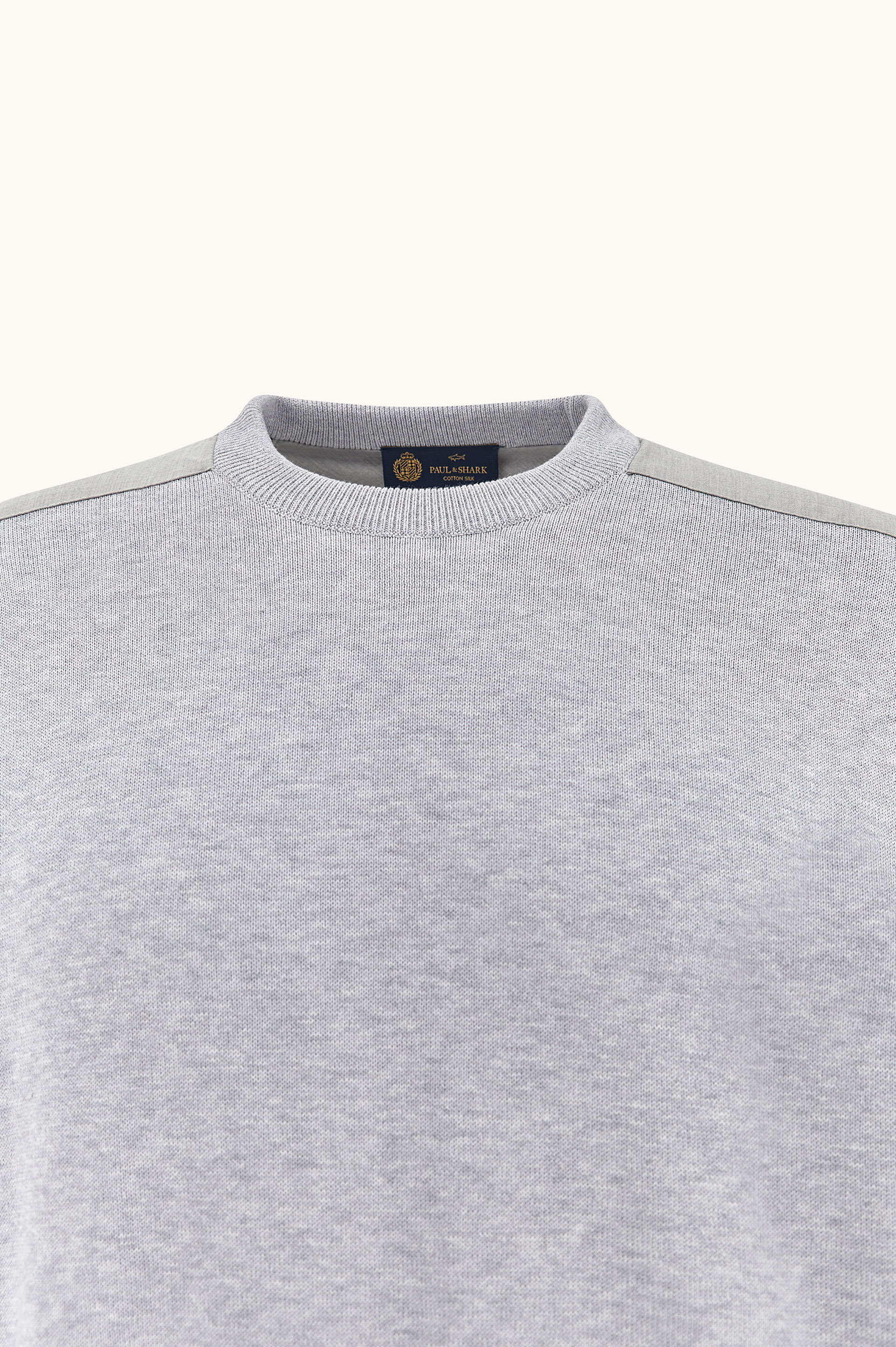 Pull &agrave; col rond en soie et coton avec d&eacute;tails en laine et soie image number 6