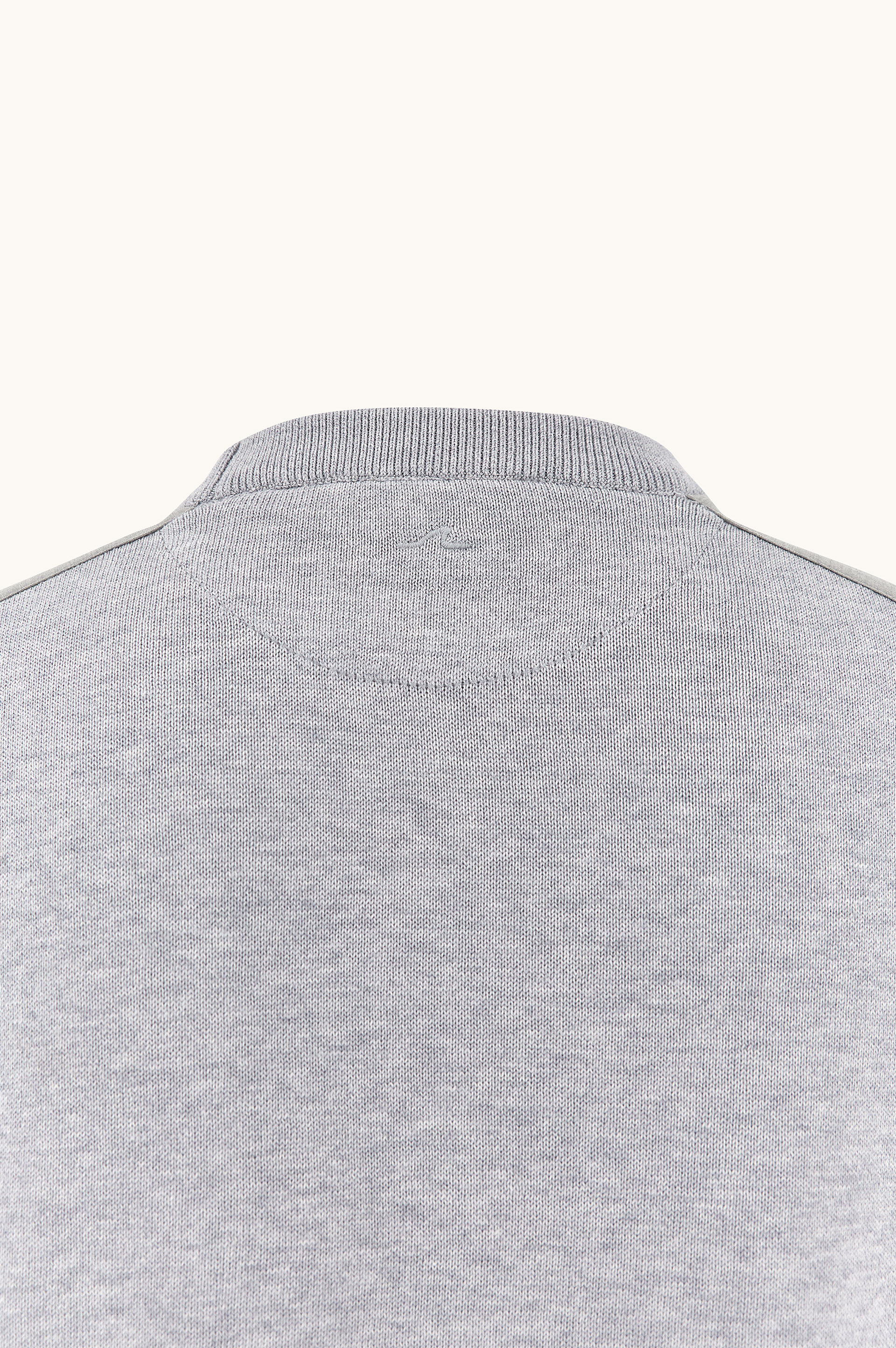 Pull &agrave; col rond en soie et coton avec d&eacute;tails en laine et soie image number 8