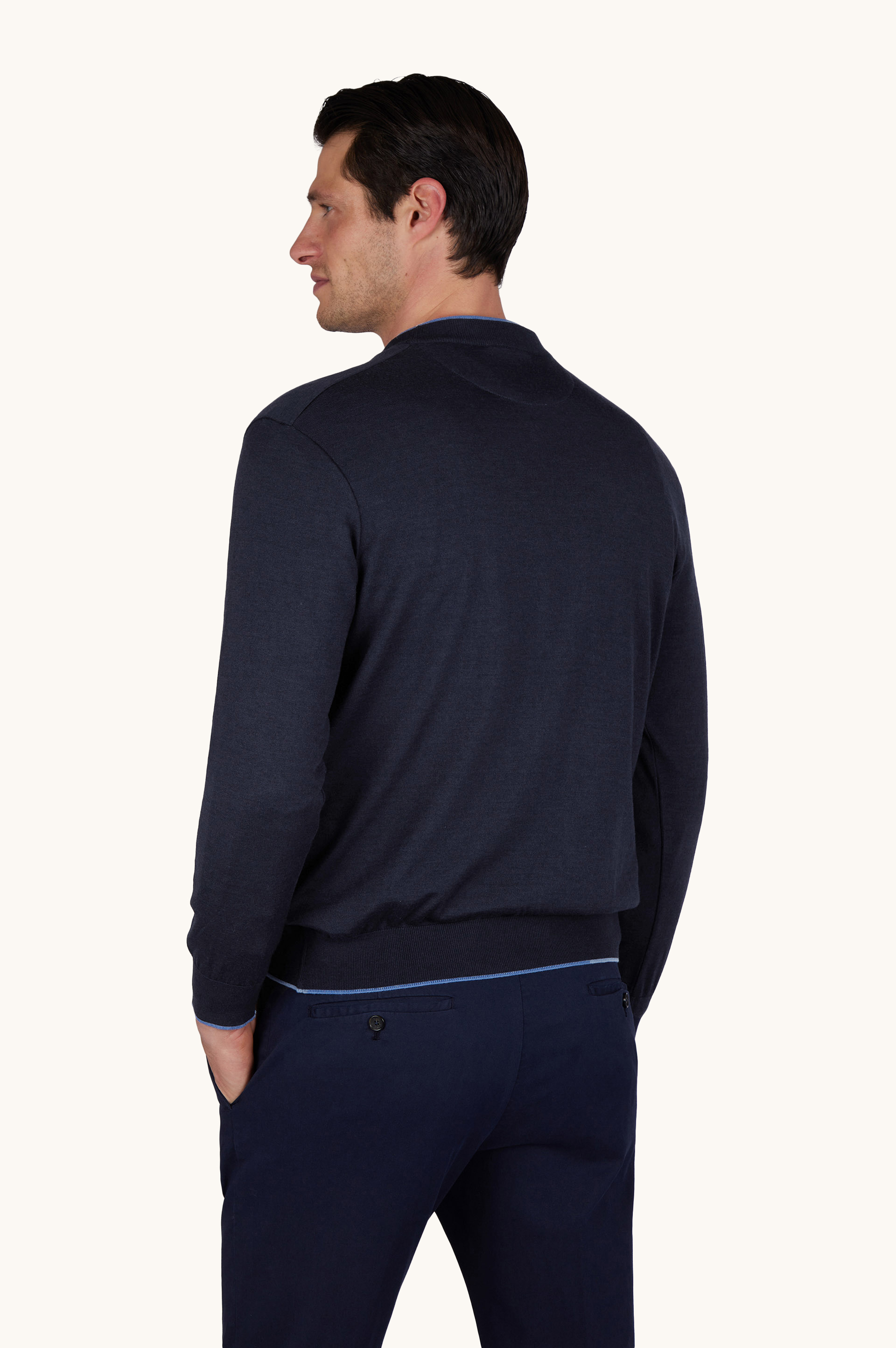 羊毛丝绸圆领针织衫配双层双色领口 image number 3