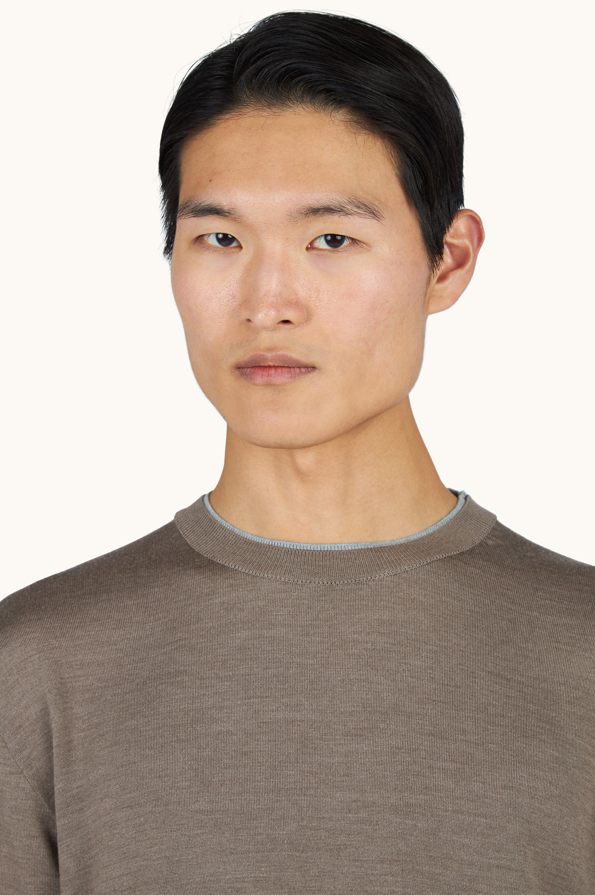 Crew‑neck sweater in wool and silk with double bicolor collar image number 3