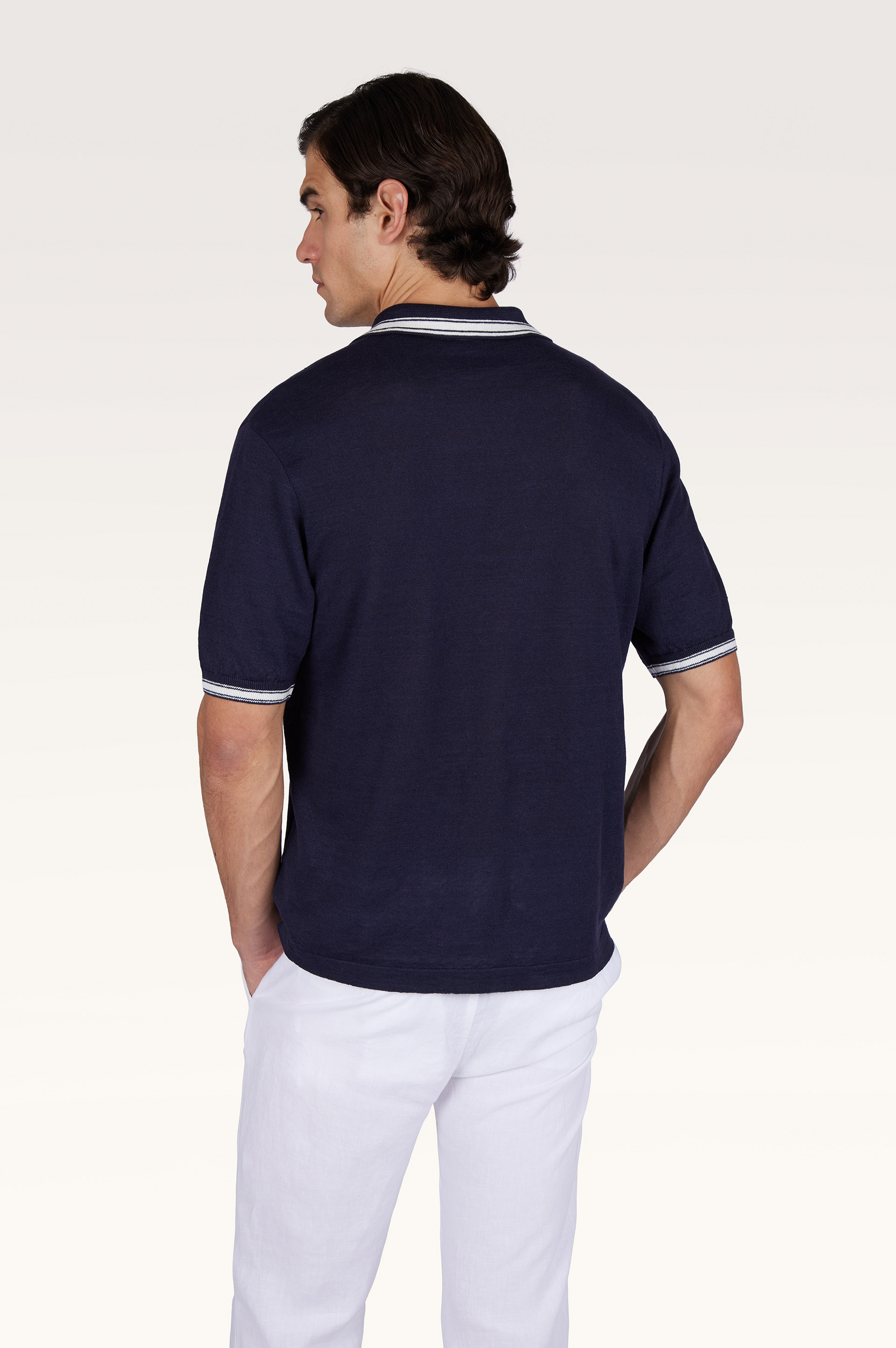 Polo shirt with open collar in linen image number 2