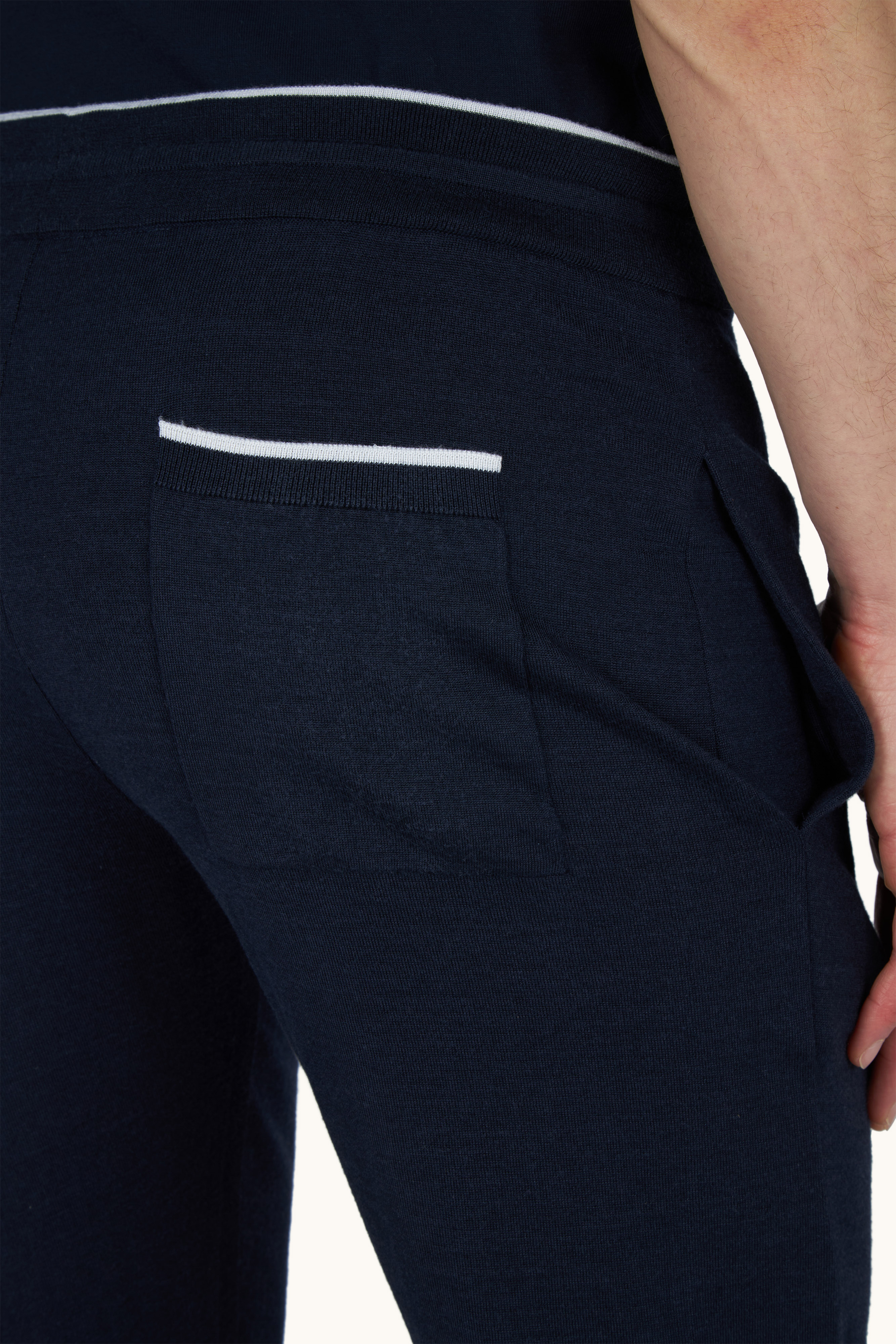 Leisure‑Hose aus Woll‑Seidenstrick image number 4