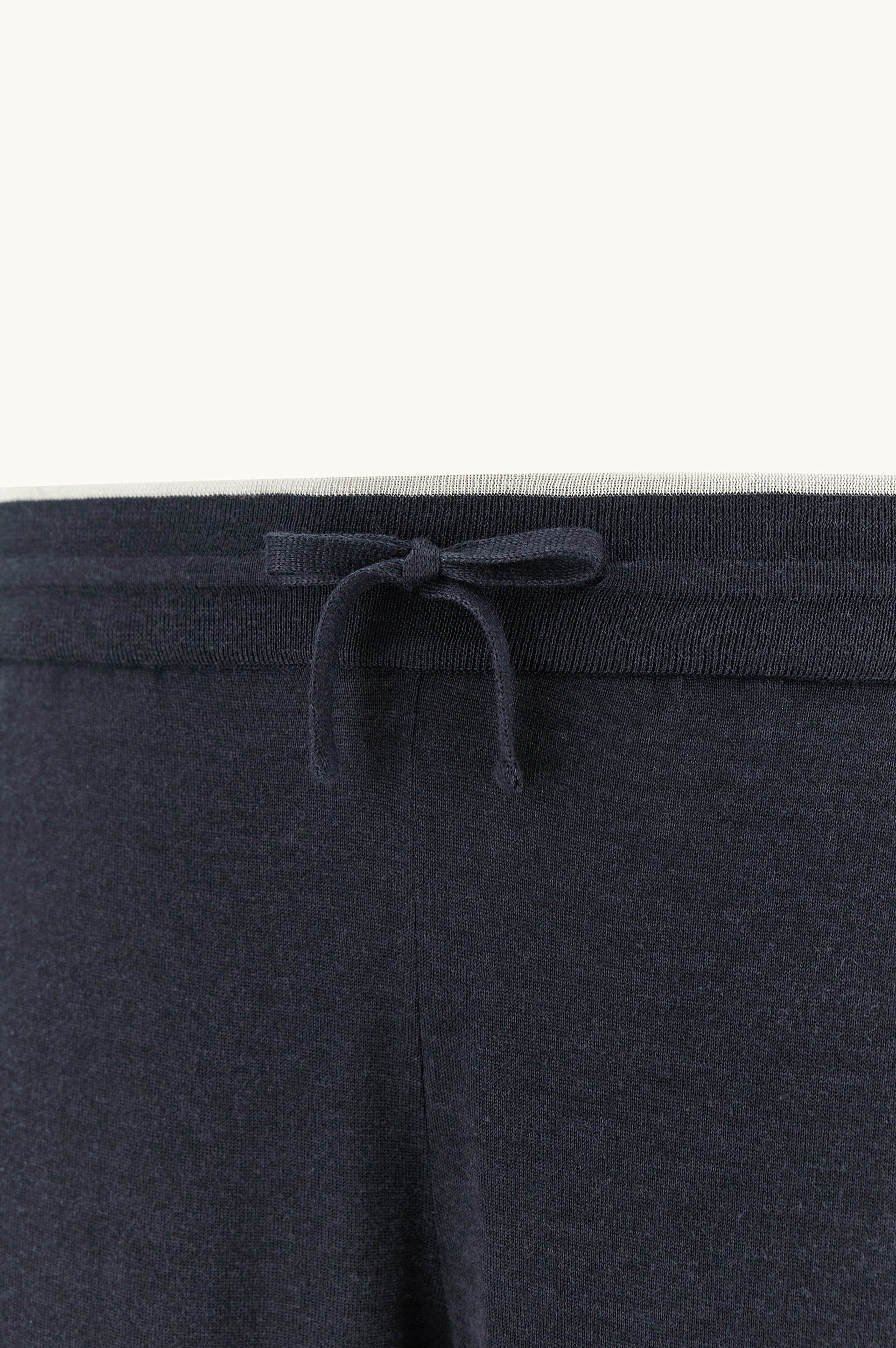 Leisure‑Hose aus Woll‑Seidenstrick image number 8