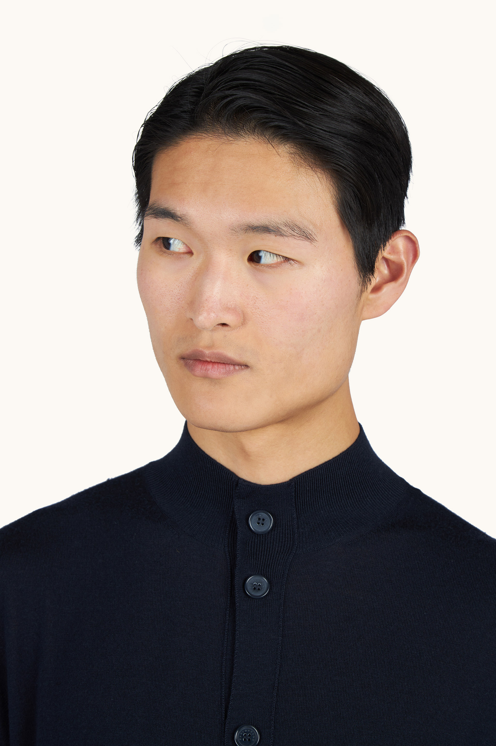 C&aacute;rdigan en lana merino superfina 140'S image number 4