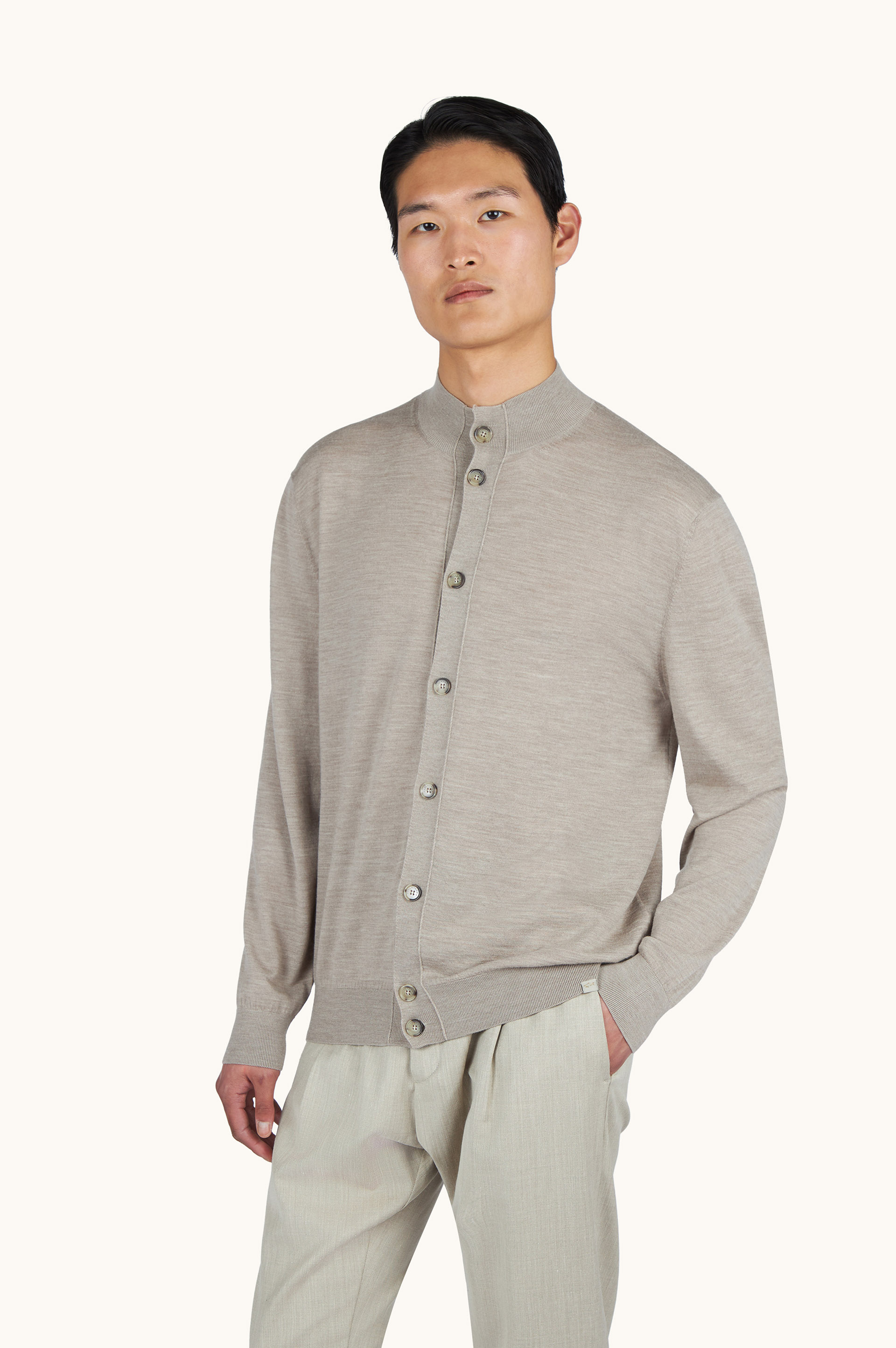 Cardigan in 140'S superfine merino wool image number 0