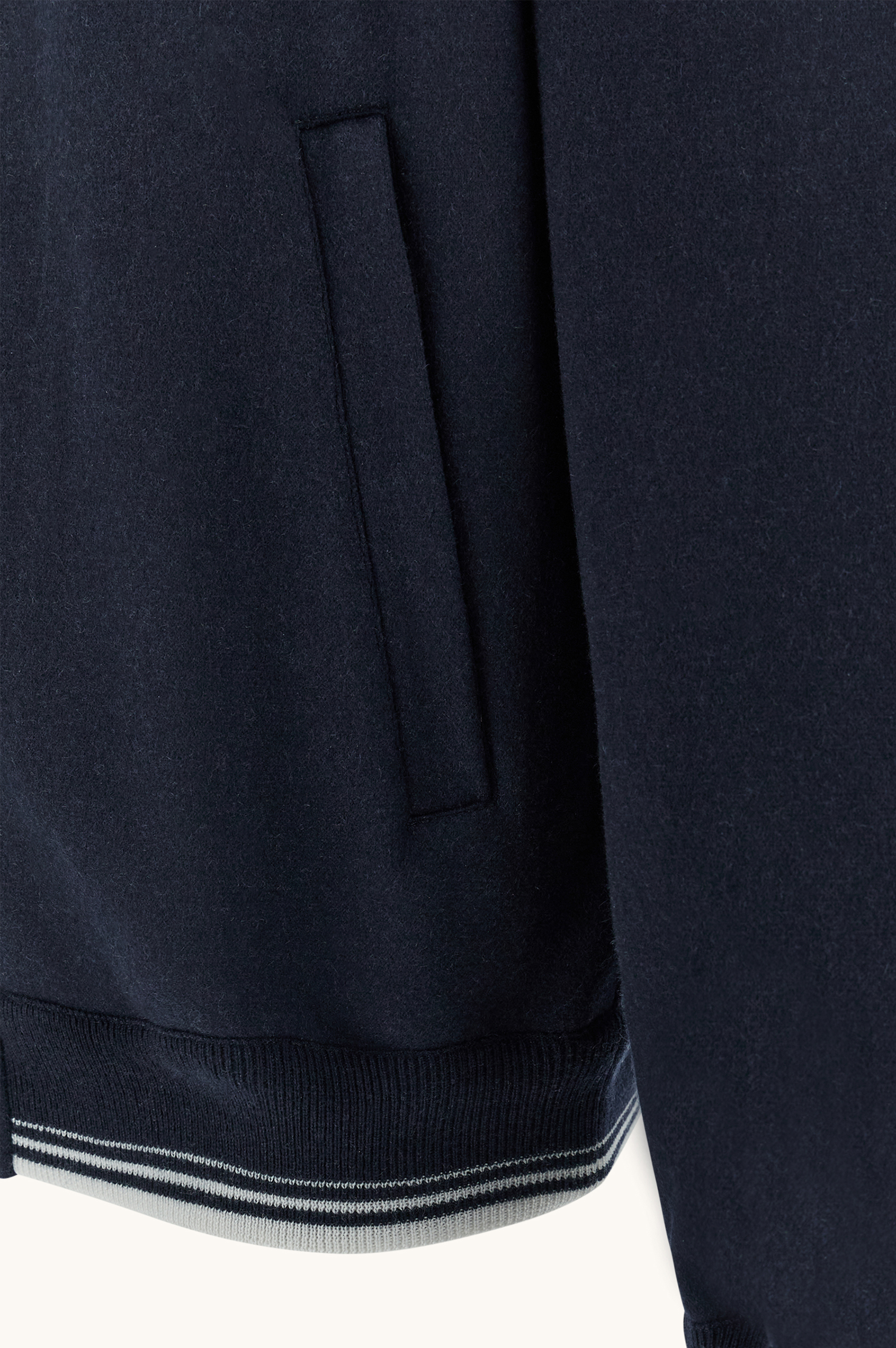 Bomberjacke aus Kaschmir image number 3