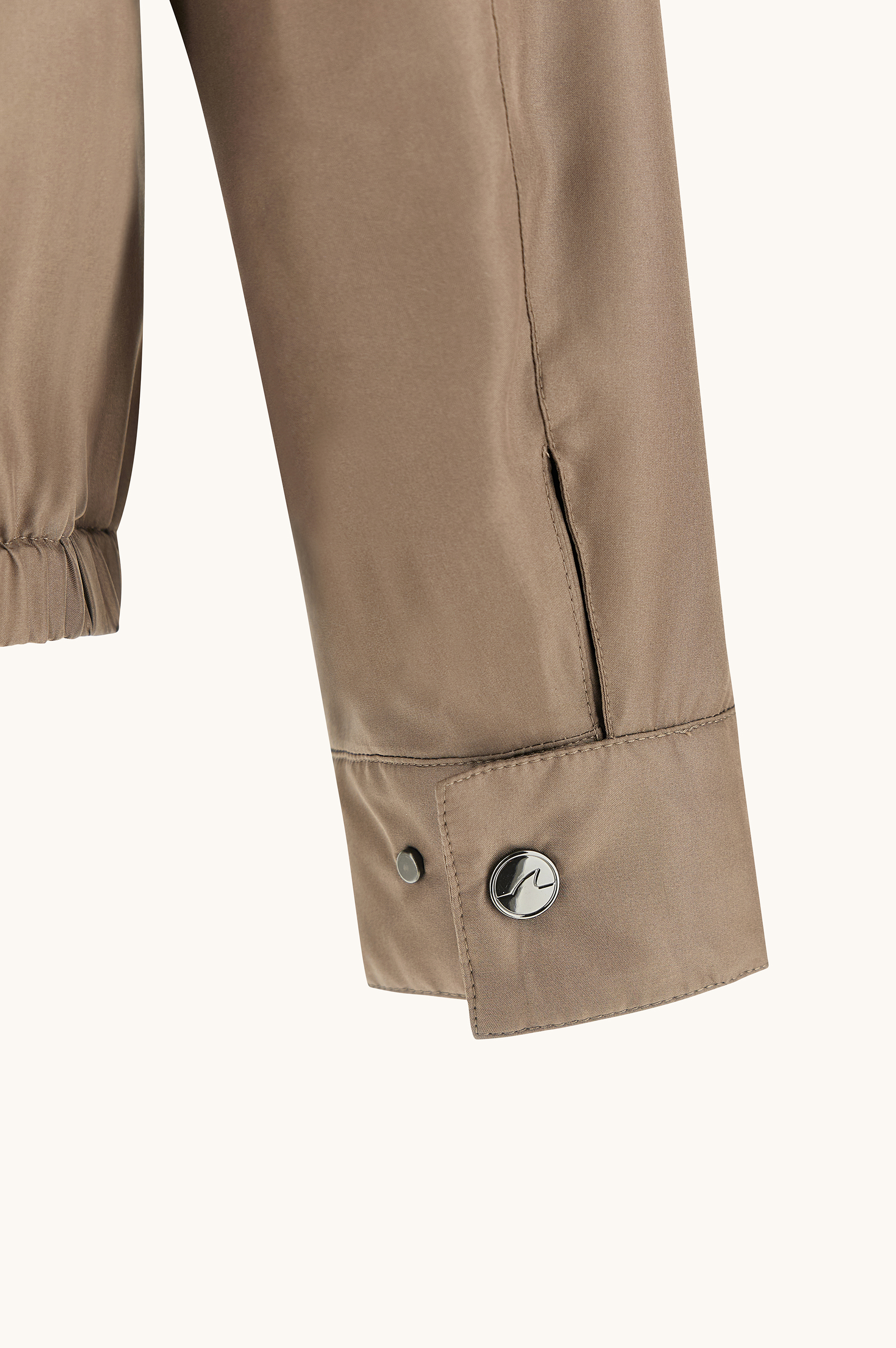 سترة بومبر Typhoon&reg; Silk مع تفاصيل من جلد الغزال Aqualeather image number 2