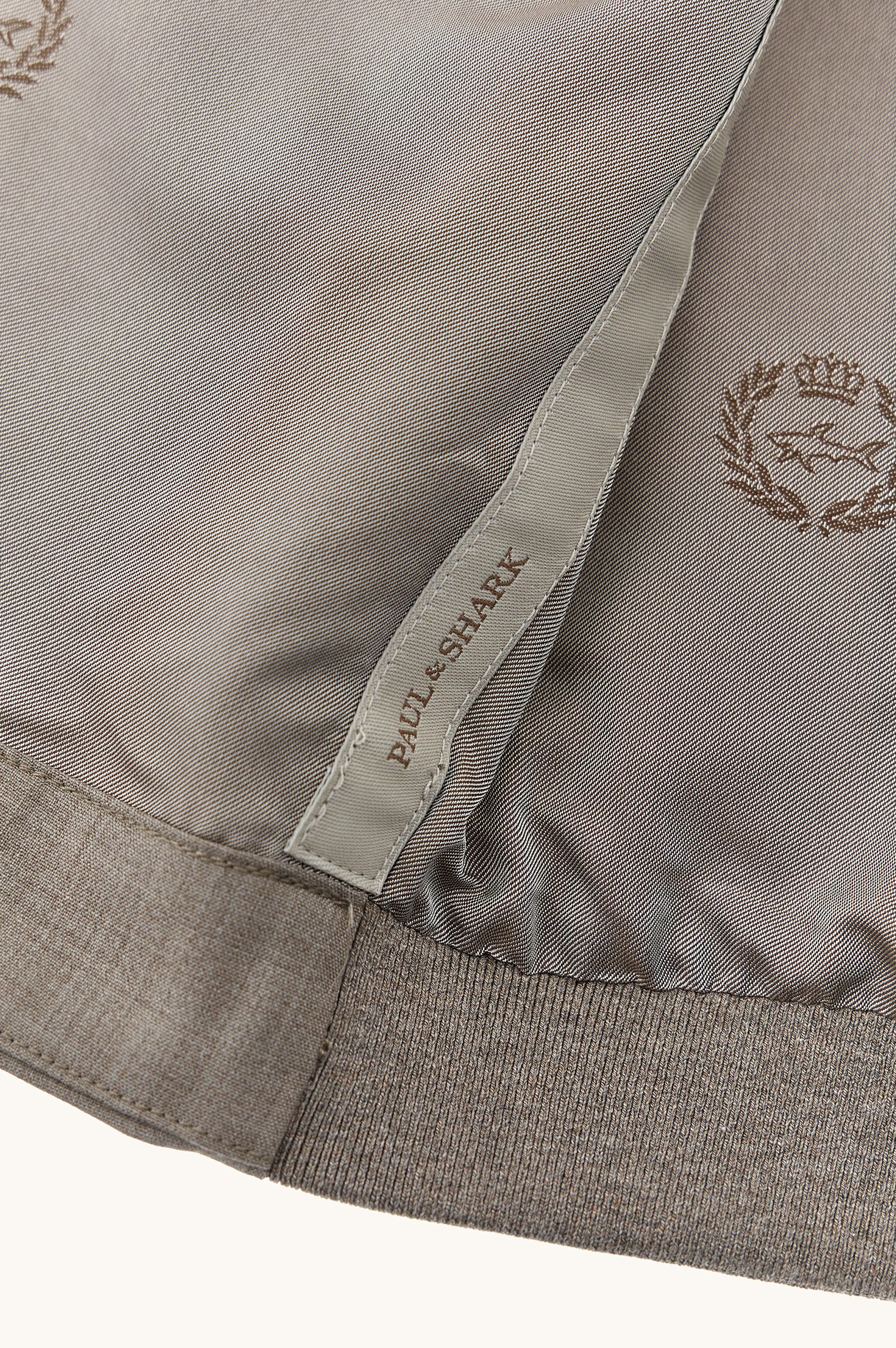 Blus&oacute;n en lana y seda image number 7