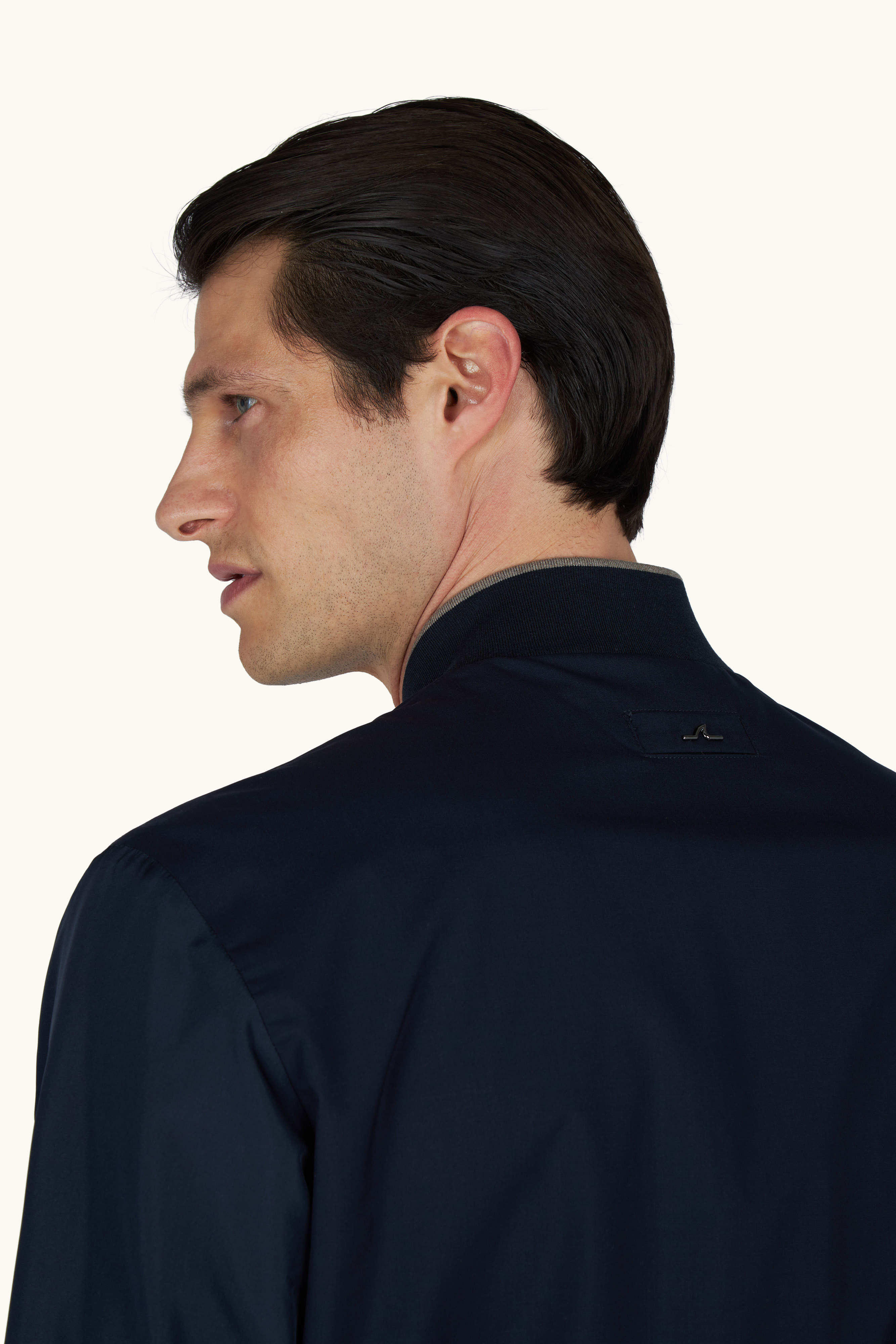 Bomber h&iacute;brido en lana y seda image number 5