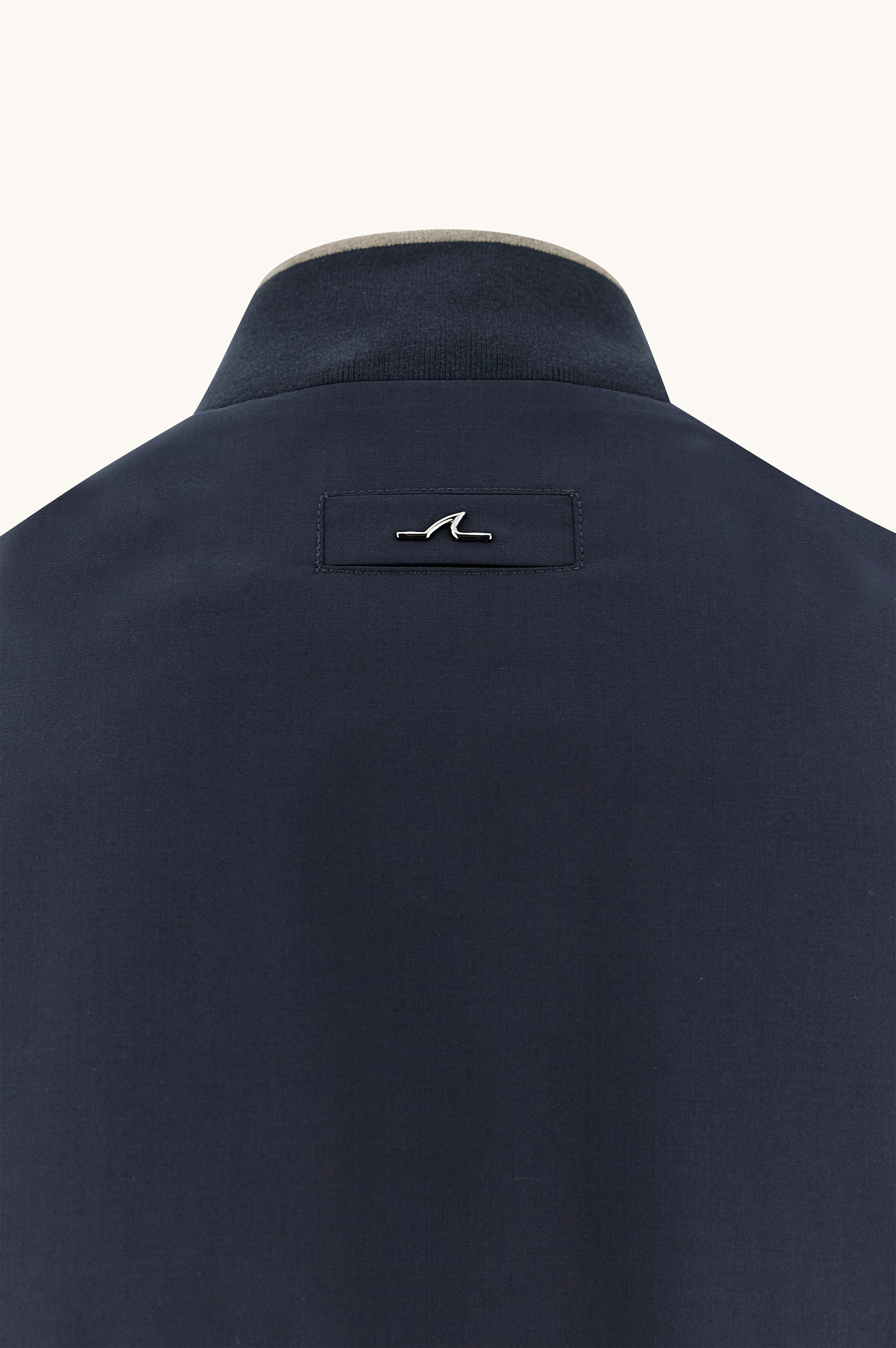 Hybrid bomber in wool and silk image number 3