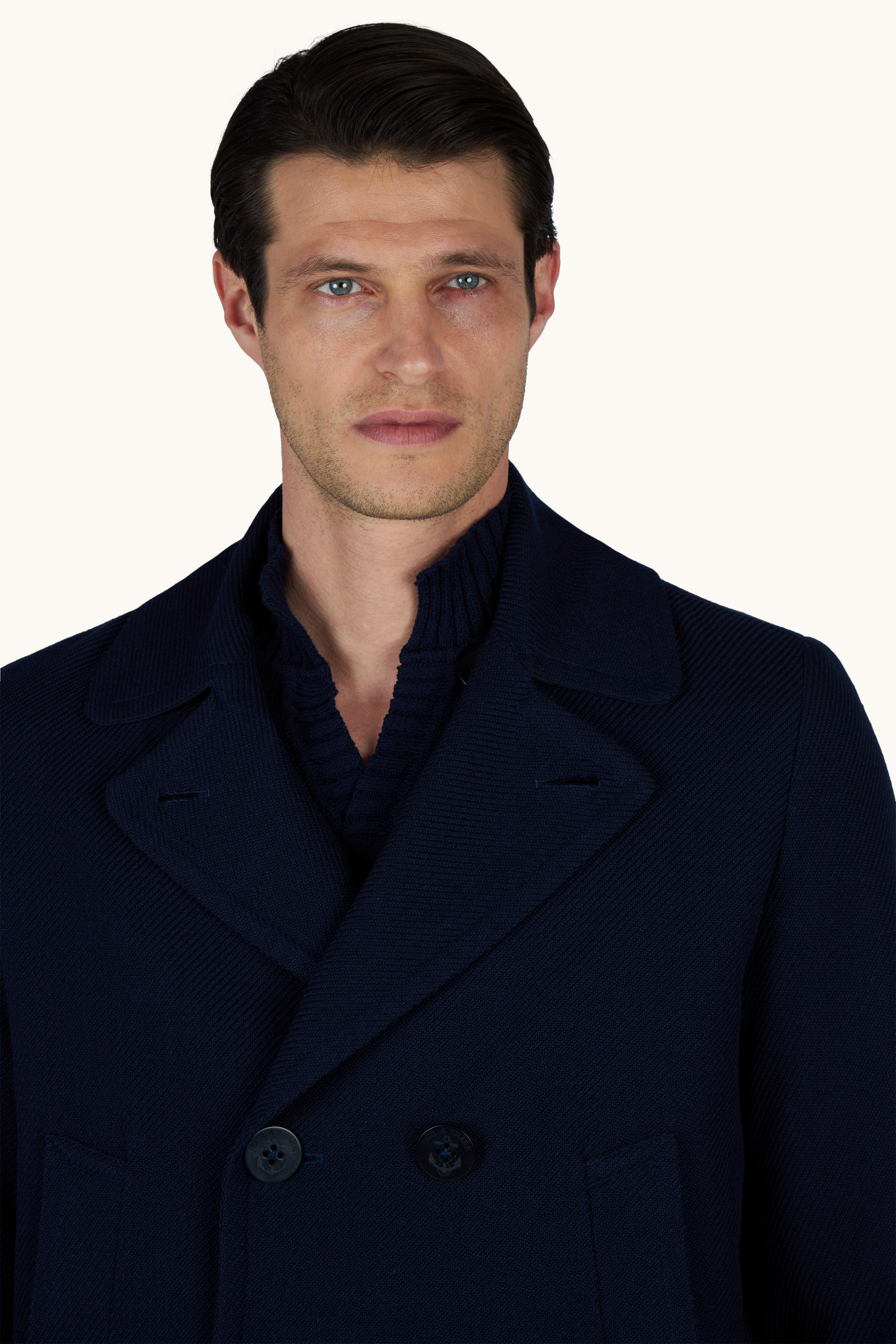 THE PEACOAT in textured wool and cotton image number 4