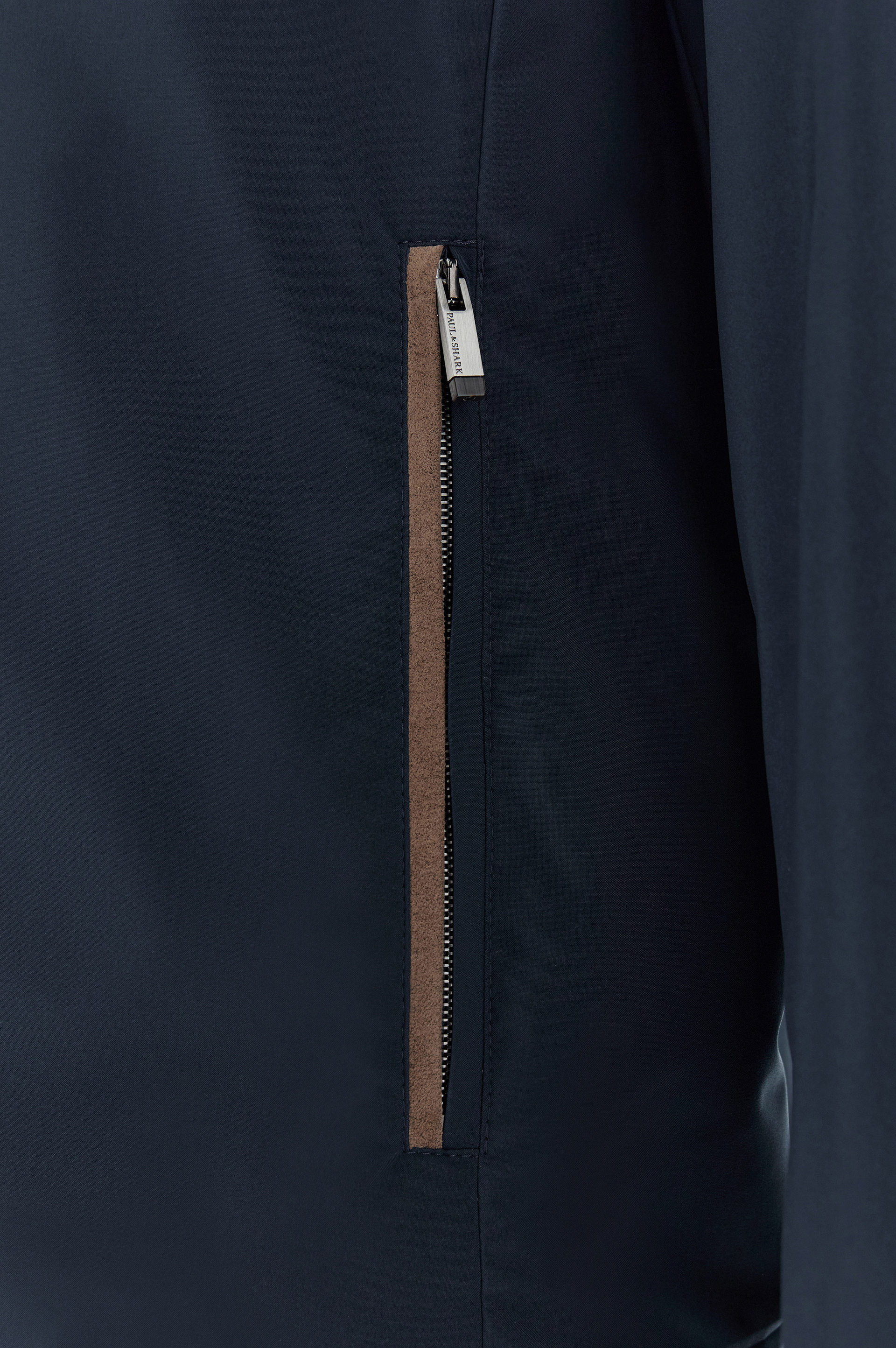 Typhoon&reg; Platinum夹克，配Alcantara&reg;细节 image number 4