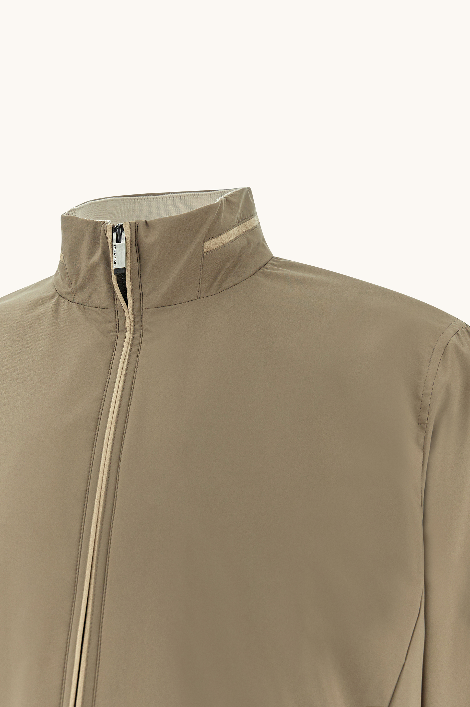 Chaqueta Typhoon&reg; Platinum con detalles en Alcantara&reg; image number 1
