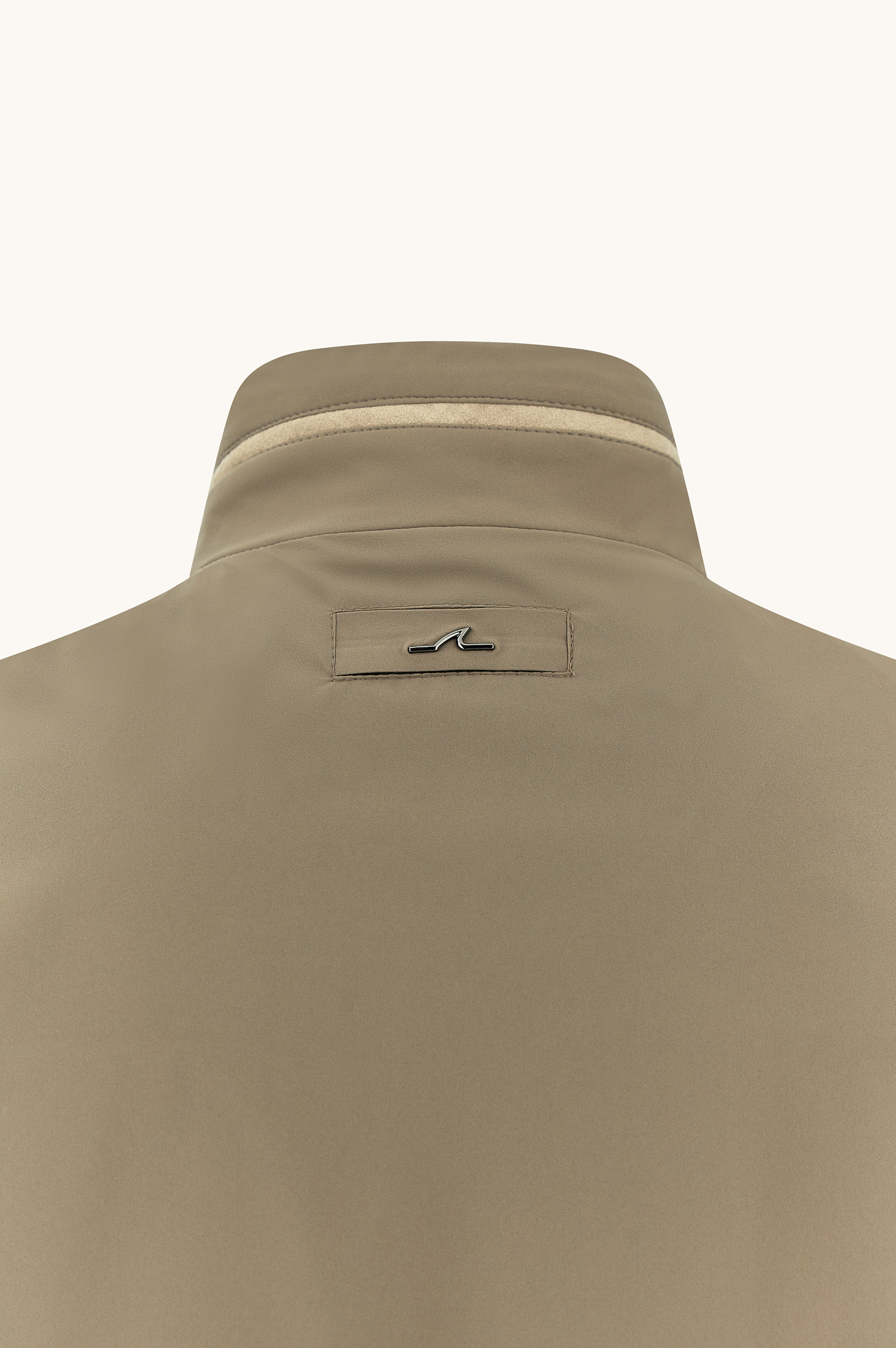 Chaqueta Typhoon&reg; Platinum con detalles en Alcantara&reg; image number 3