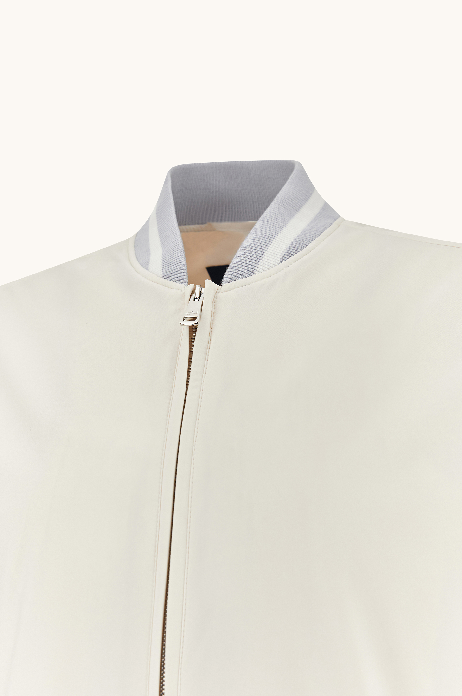 Typhoon&reg; Platinum 飞行夹克 image number 1