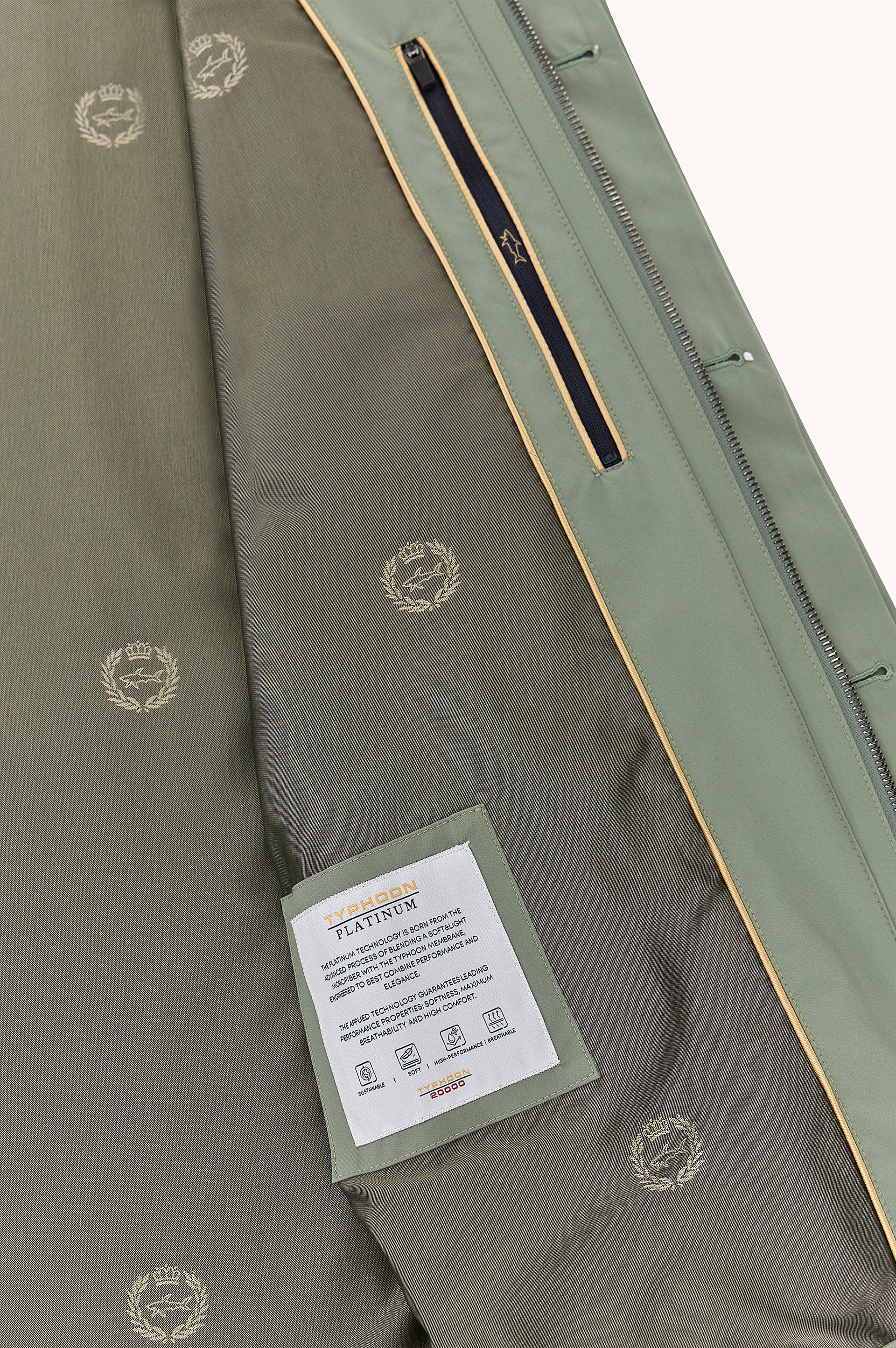 Typhoon&reg; Platinum短呢大衣，配Aqualeather麂皮细节 image number 9