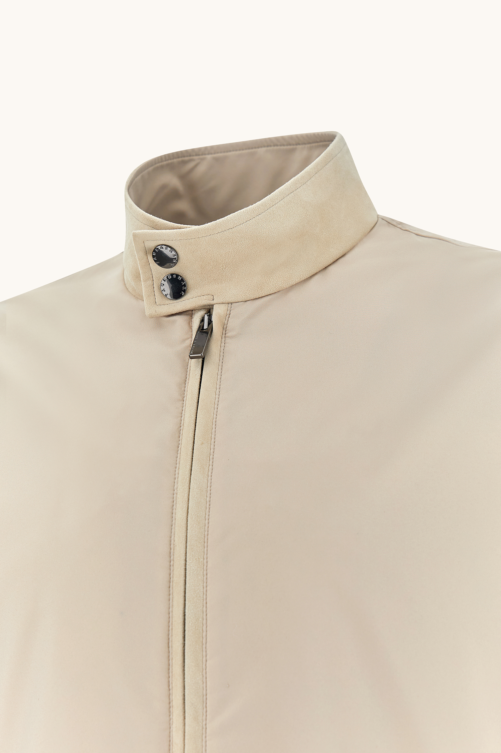 Chaqueta Typhoon&reg; Platinum con detalles en gamuza Aqualeather image number 1