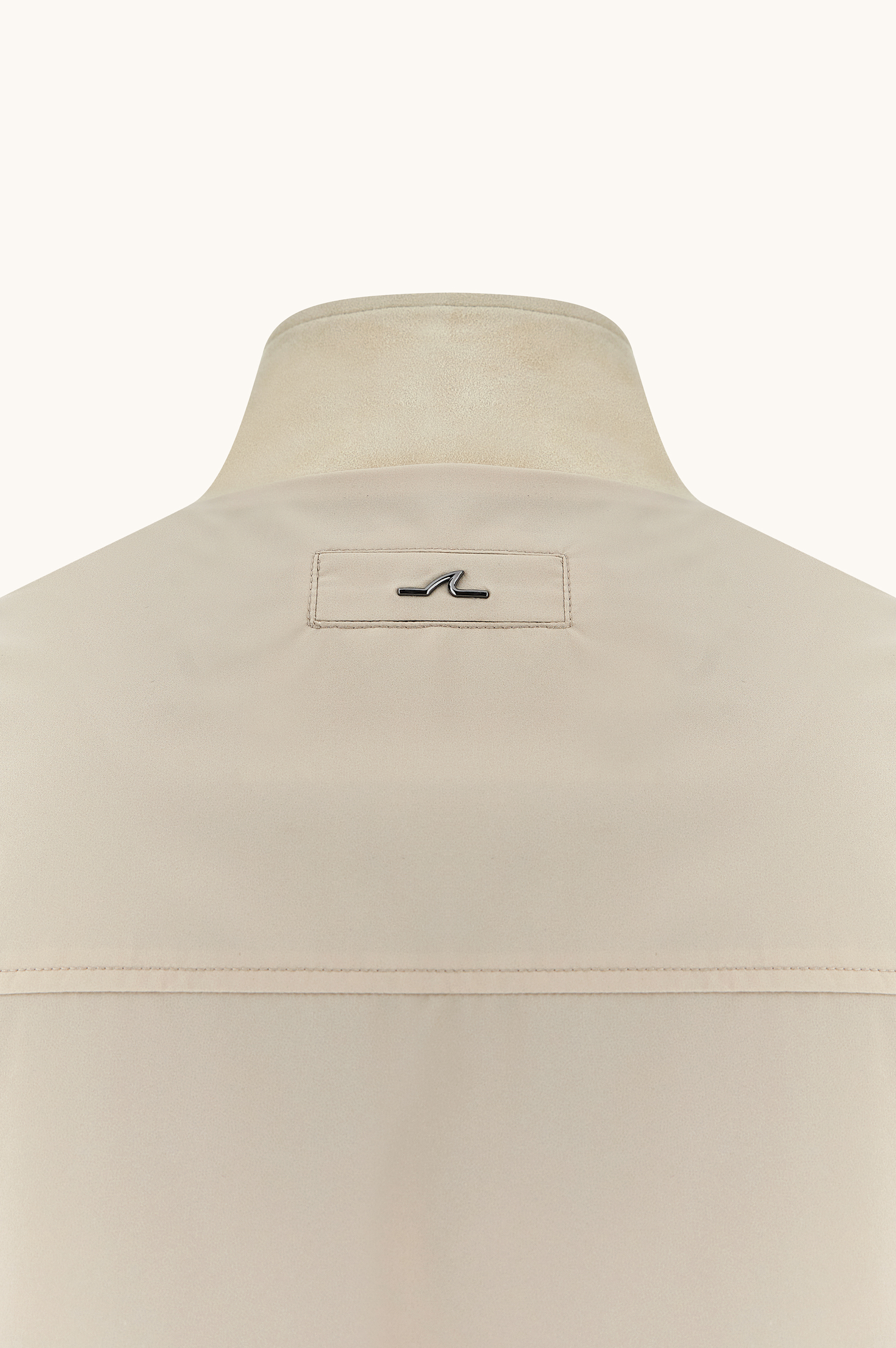 Chaqueta Typhoon&reg; Platinum con detalles en gamuza Aqualeather image number 7