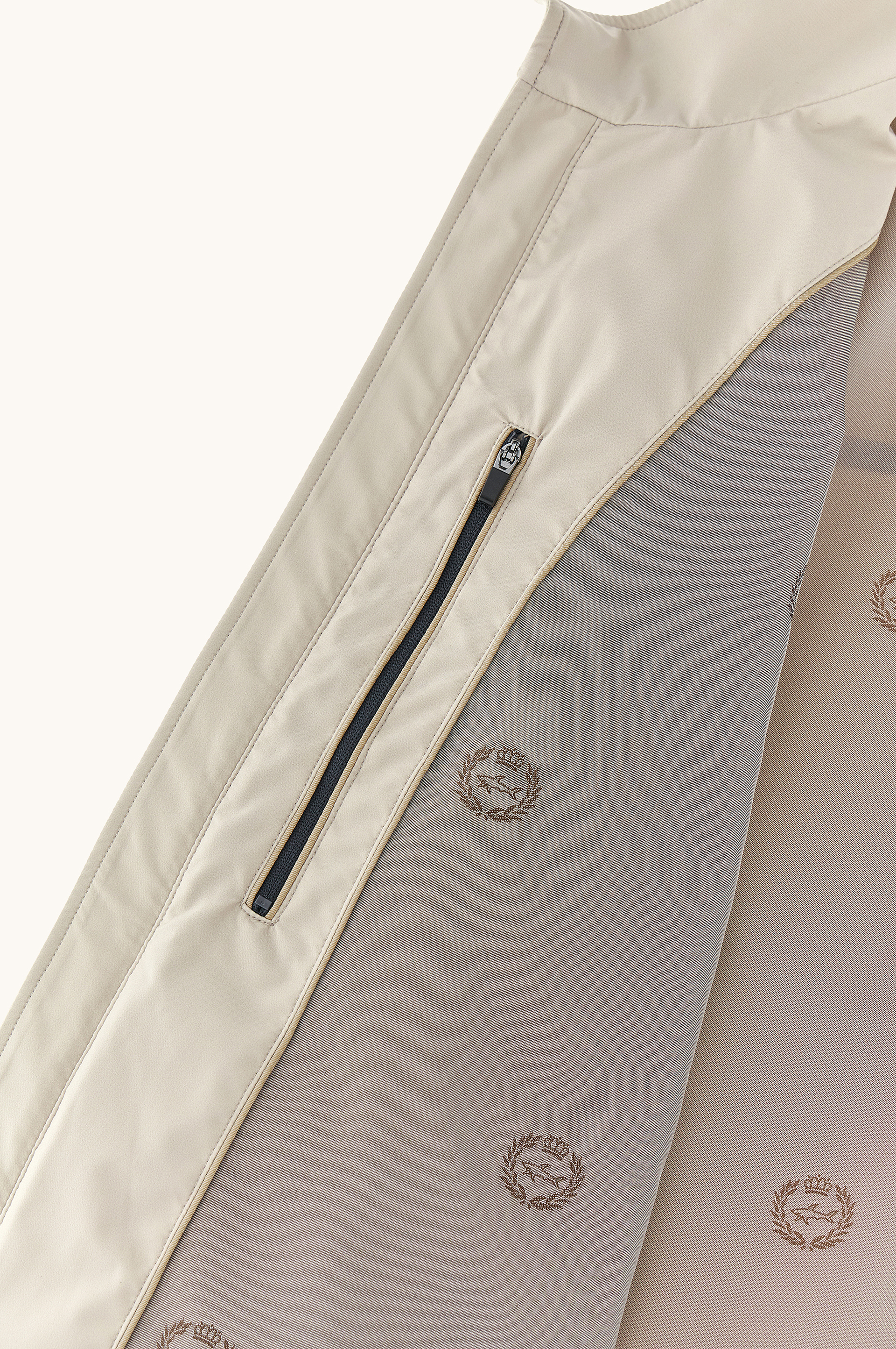 Chaqueta Typhoon&reg; Platinum con detalles en gamuza Aqualeather image number 5