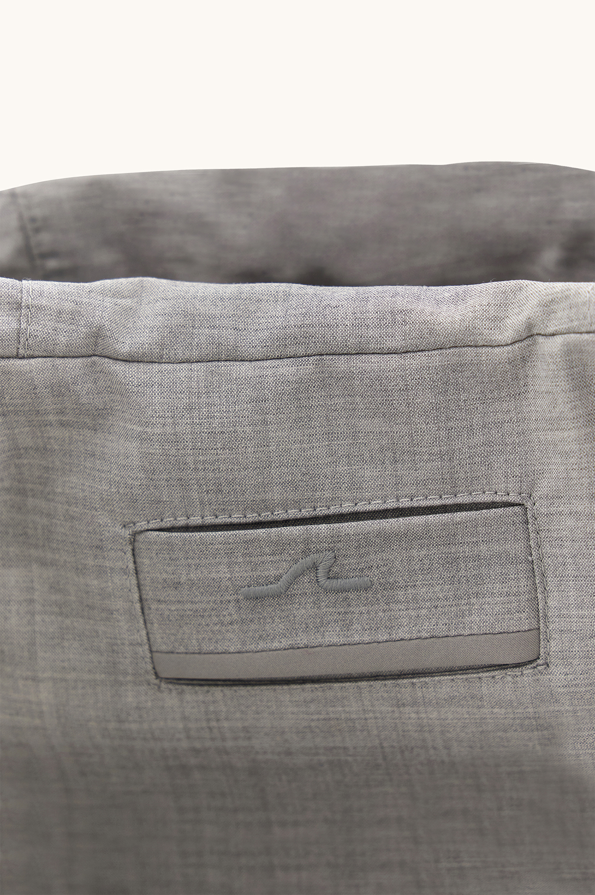 Wende‑Windbreaker aus Wolle und Seide image number 15