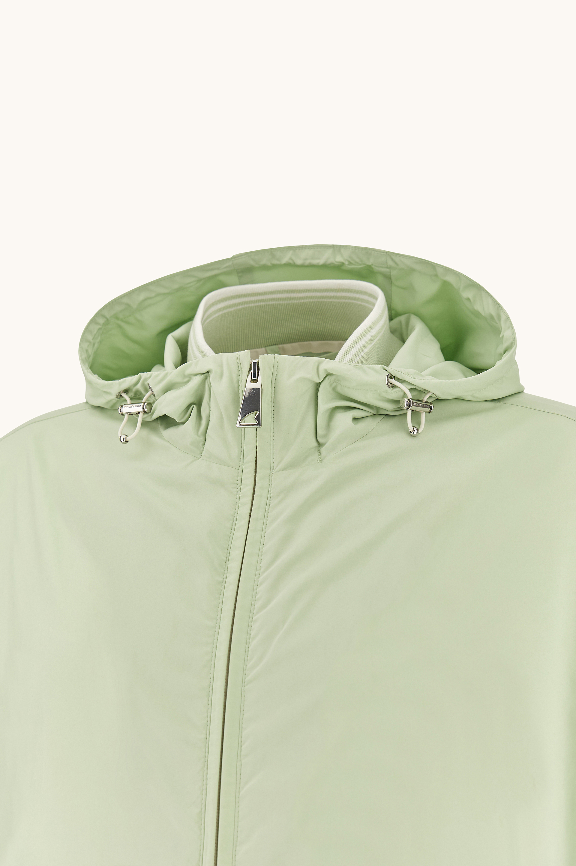 Cazadora cortavientos de microfibra image number 5