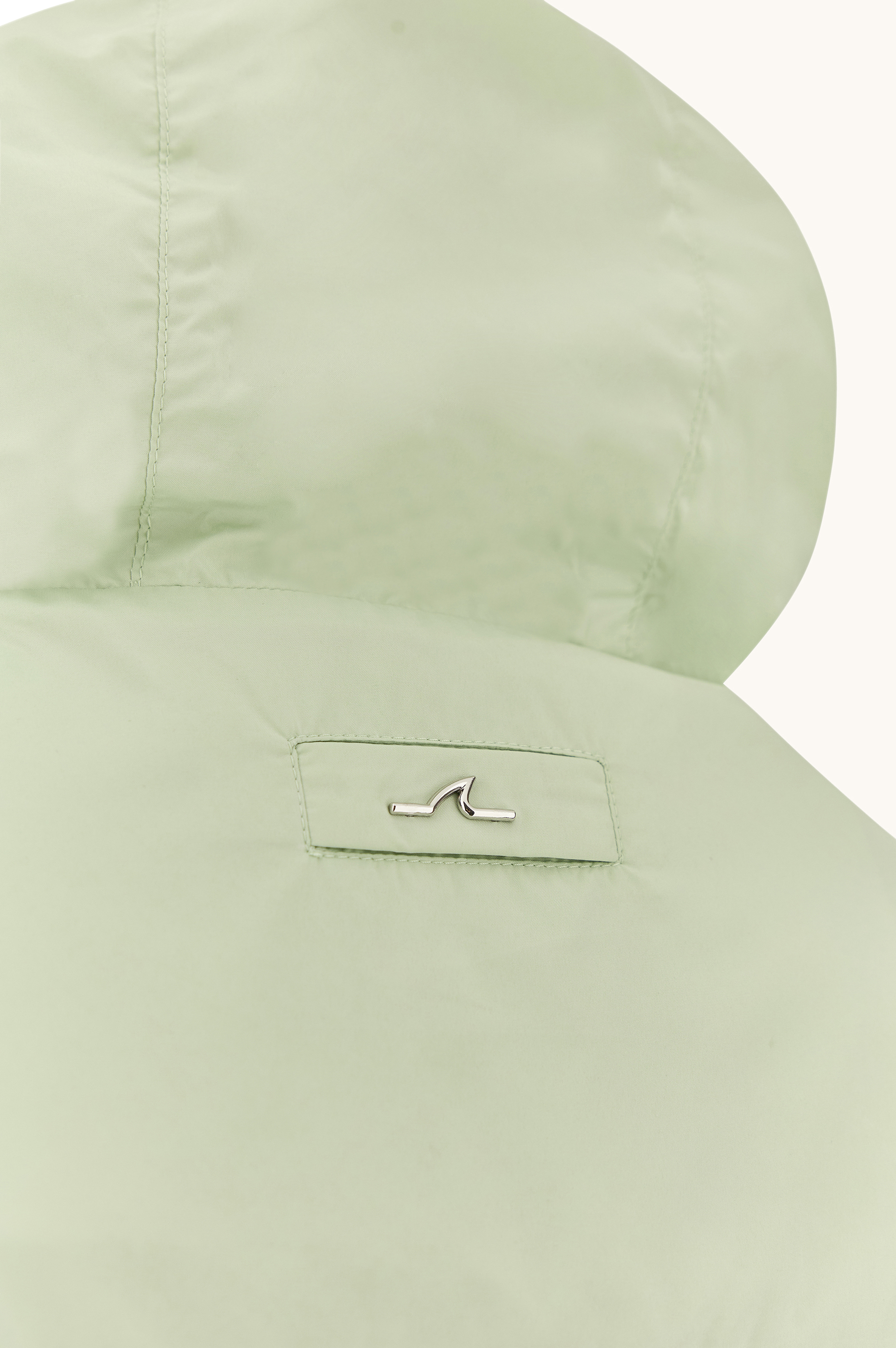 Cazadora cortavientos de microfibra image number 8