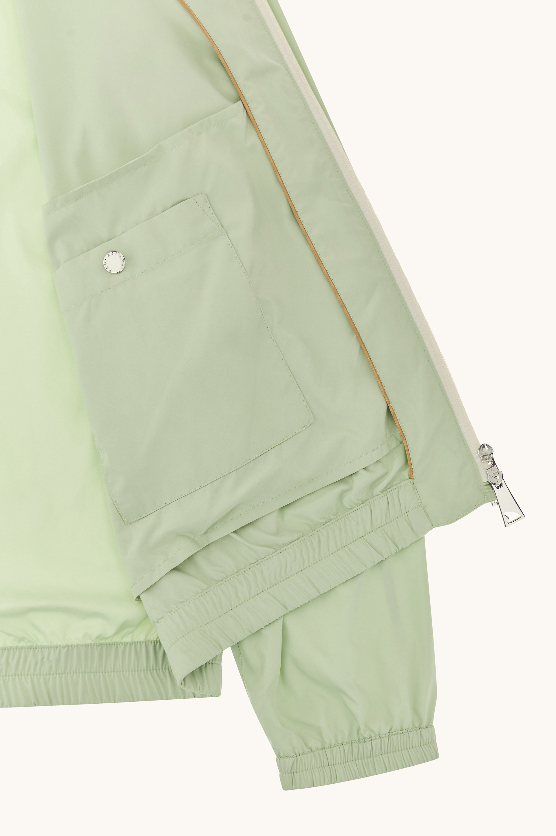 Cazadora cortavientos de microfibra image number 9