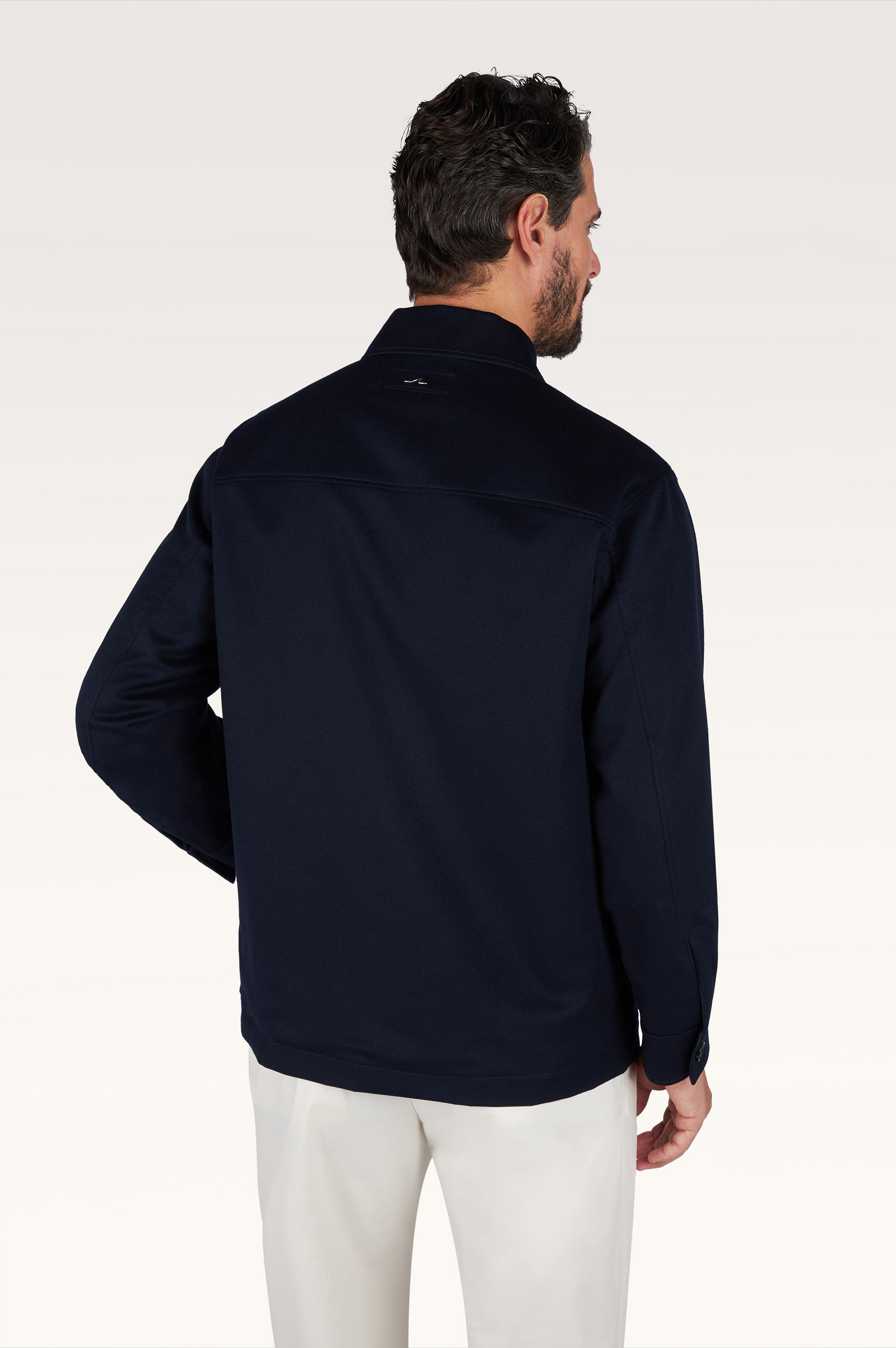 Surchemise r&eacute;versible en cachemire et tissu technique image number 3