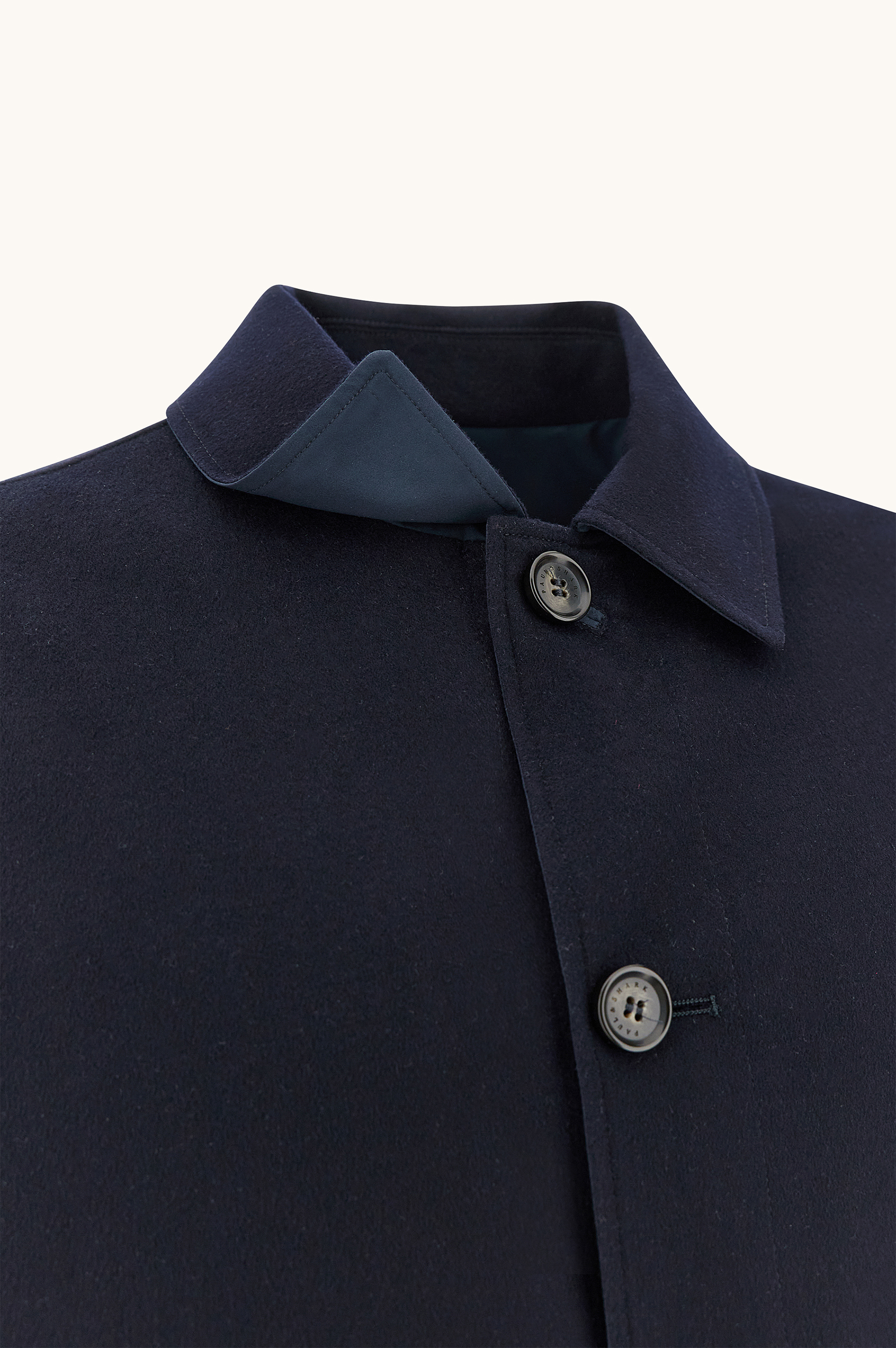 Surchemise r&eacute;versible en cachemire et tissu technique image number 10