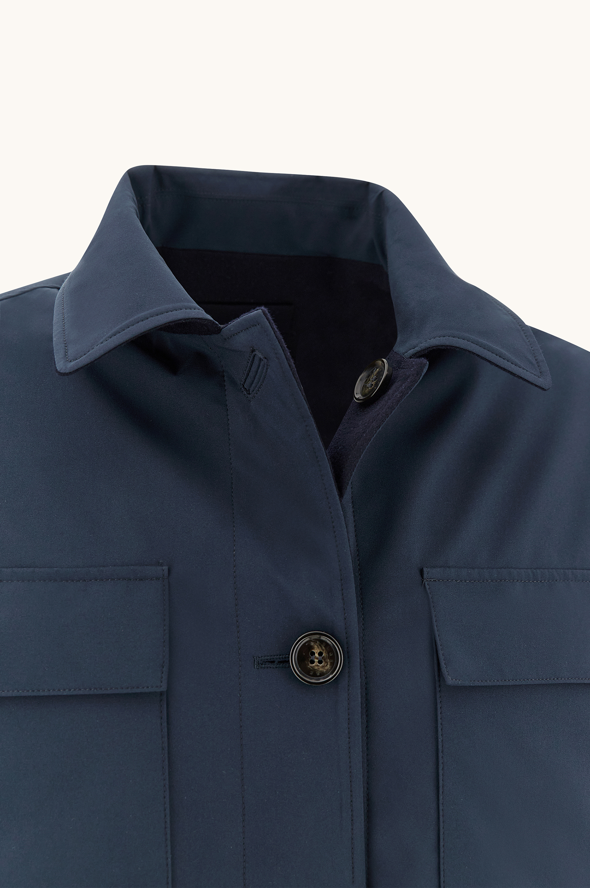 Surchemise r&eacute;versible en cachemire et tissu technique image number 13