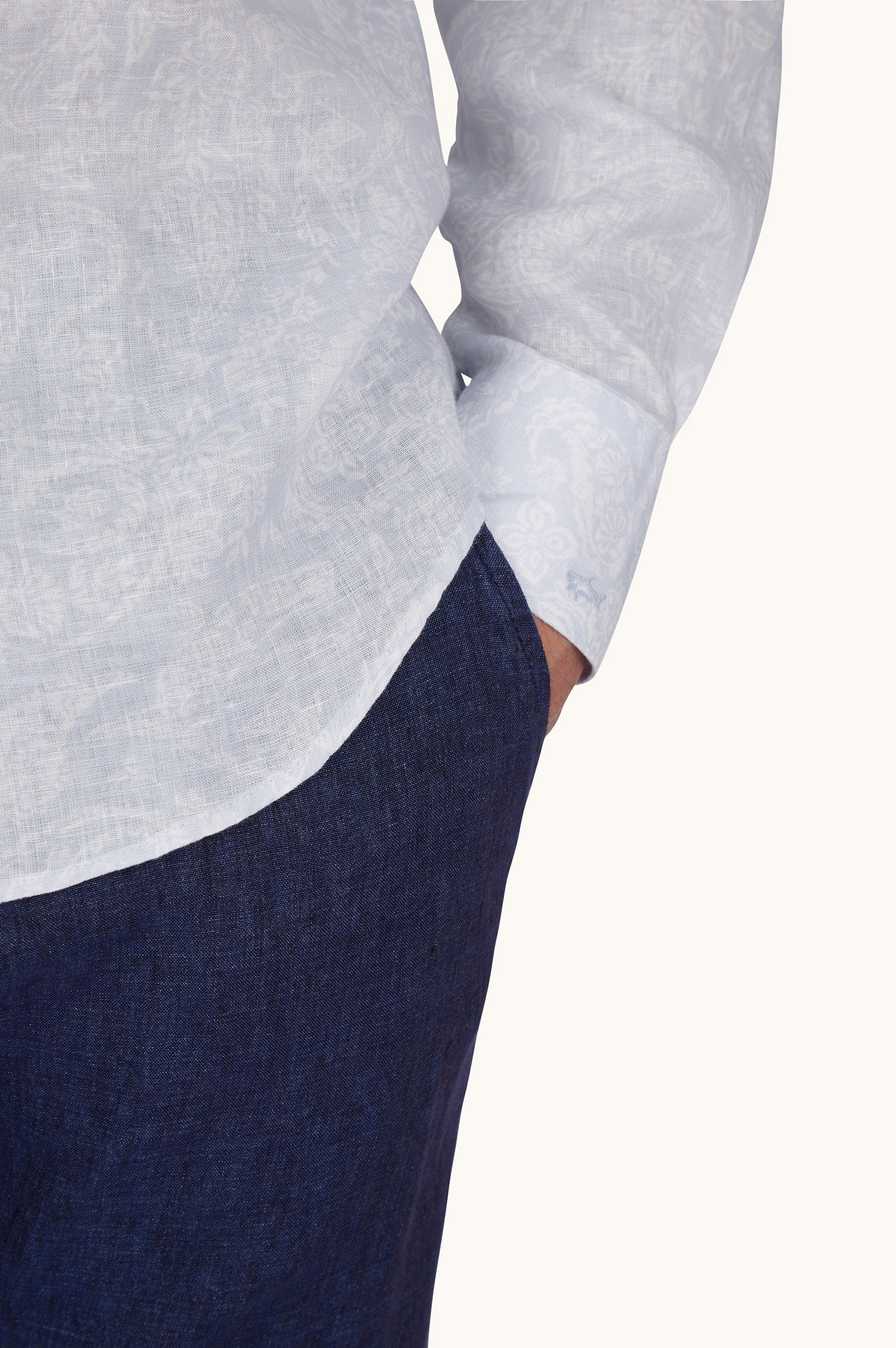 Leinenhemd mit Shark Paisley Muster image number 7
