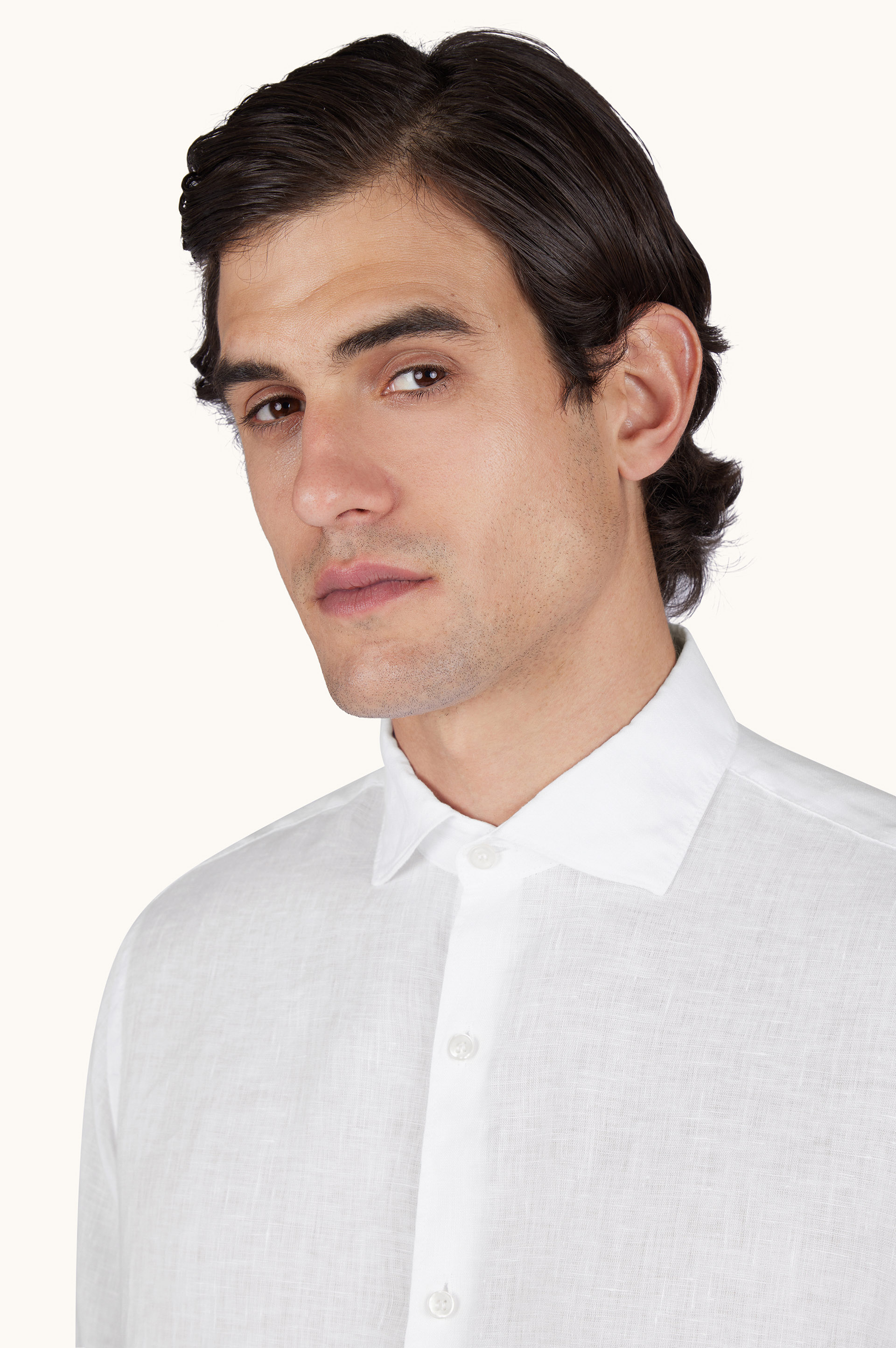 Camisa de lino te&ntilde;ida en prenda image number 8