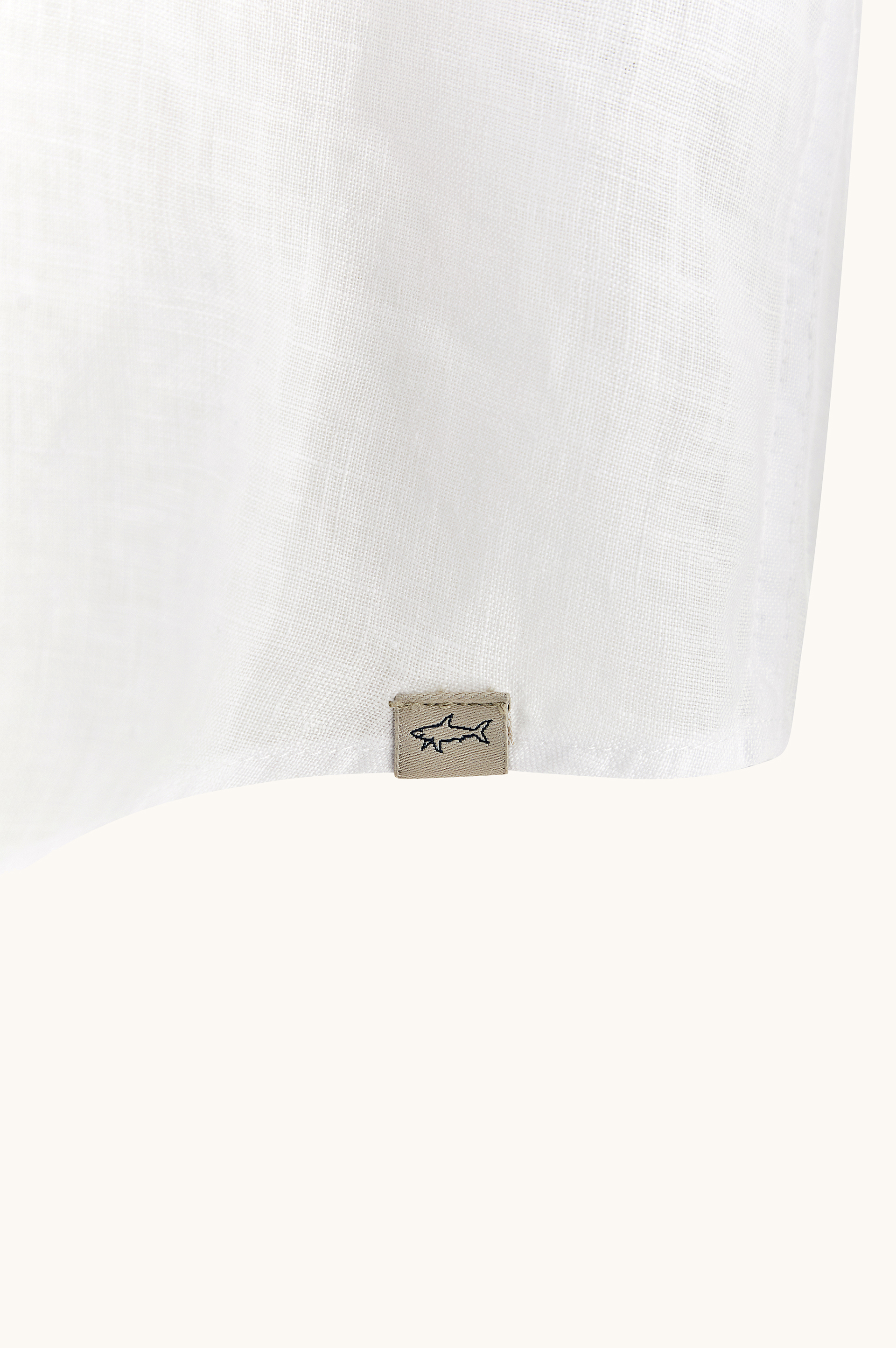 Camisa de lino te&ntilde;ida en prenda image number 7