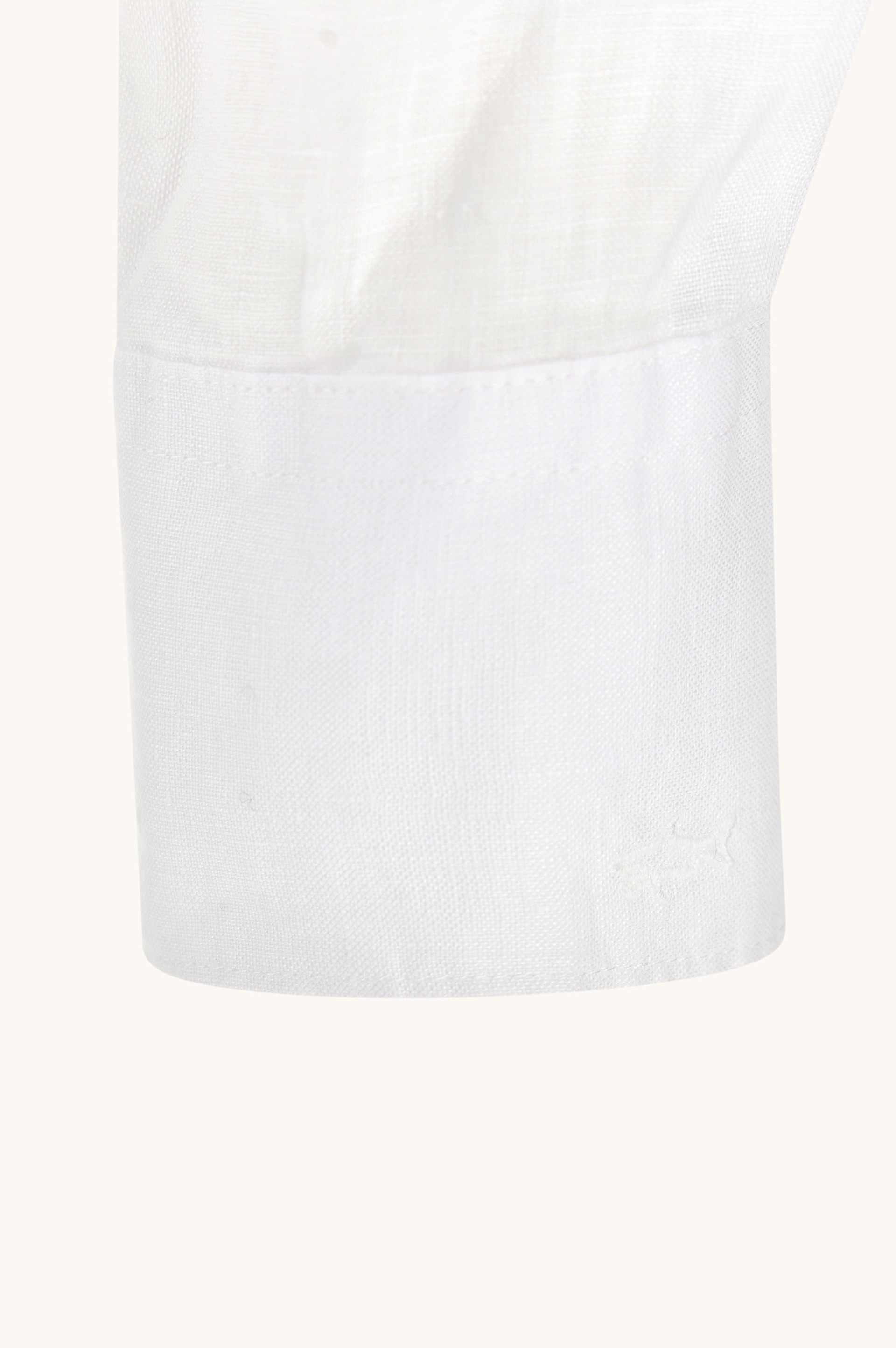 Camisa de lino te&ntilde;ida en prenda image number 9