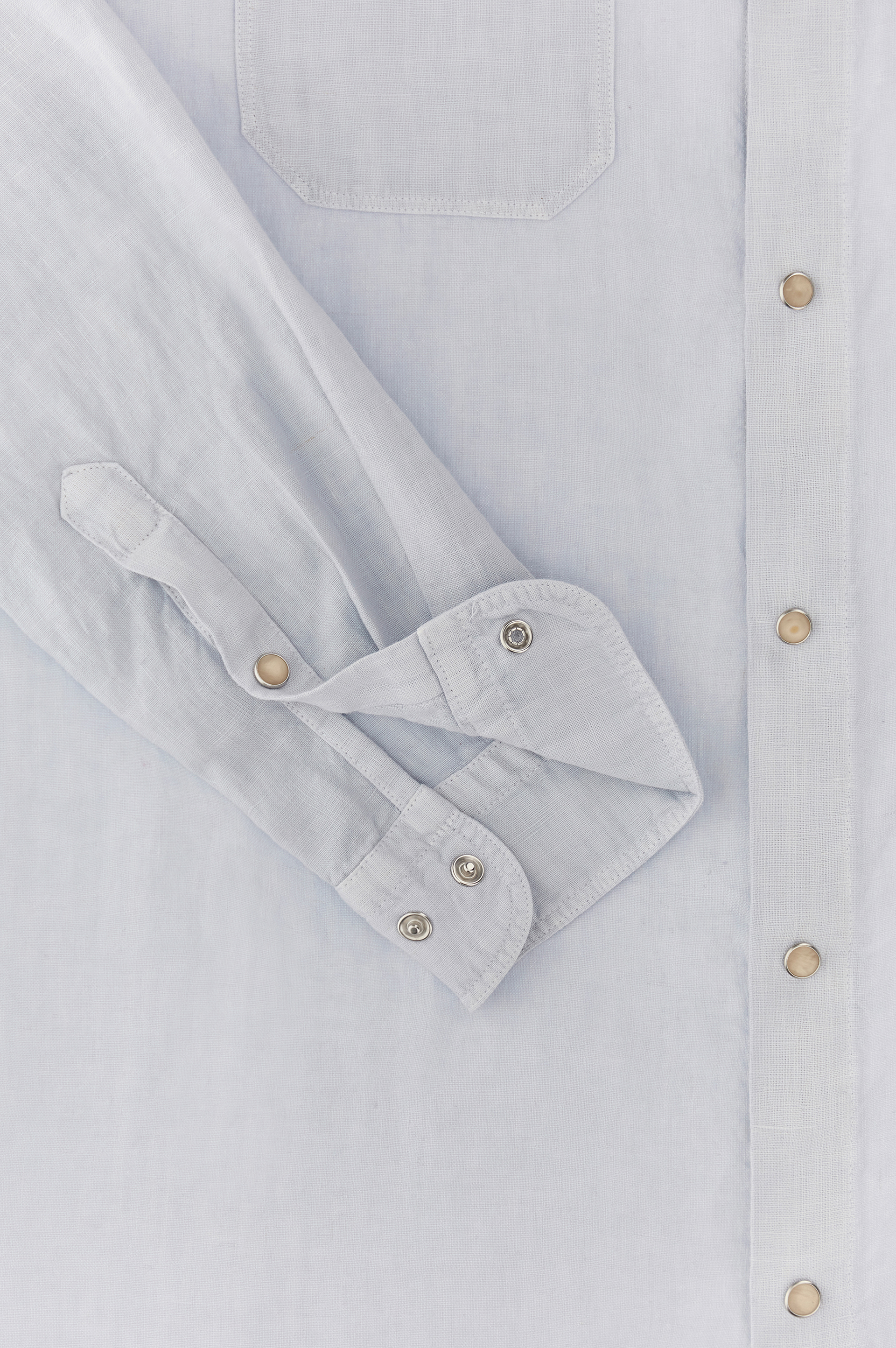 Sobrecamisa de lino te&ntilde;ida en prenda image number 7