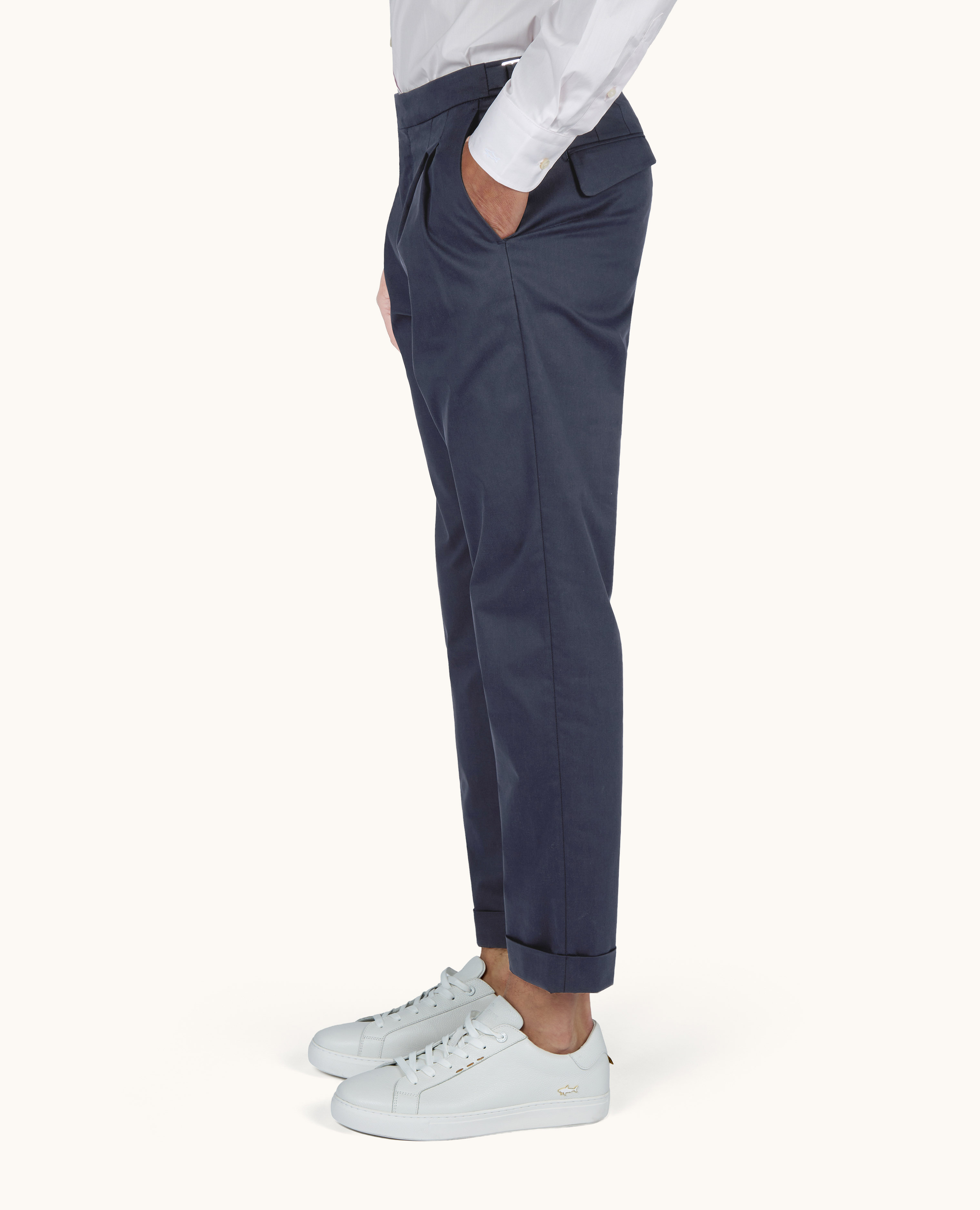 Pantalon chino en coton stretch avec double pince image number 5
