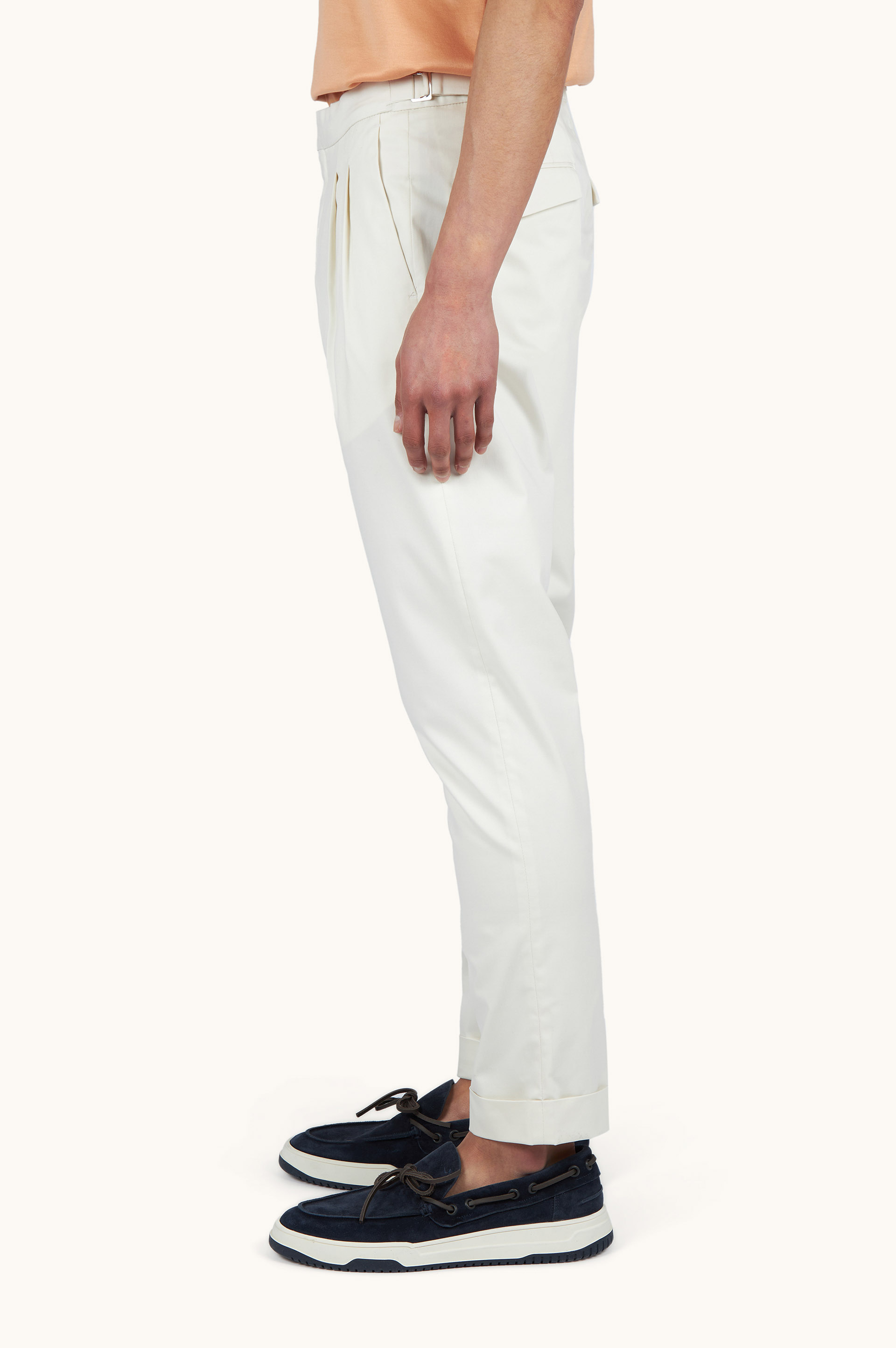 Pantal&oacute;n chino de algod&oacute;n el&aacute;stico con doble pinza image number 7