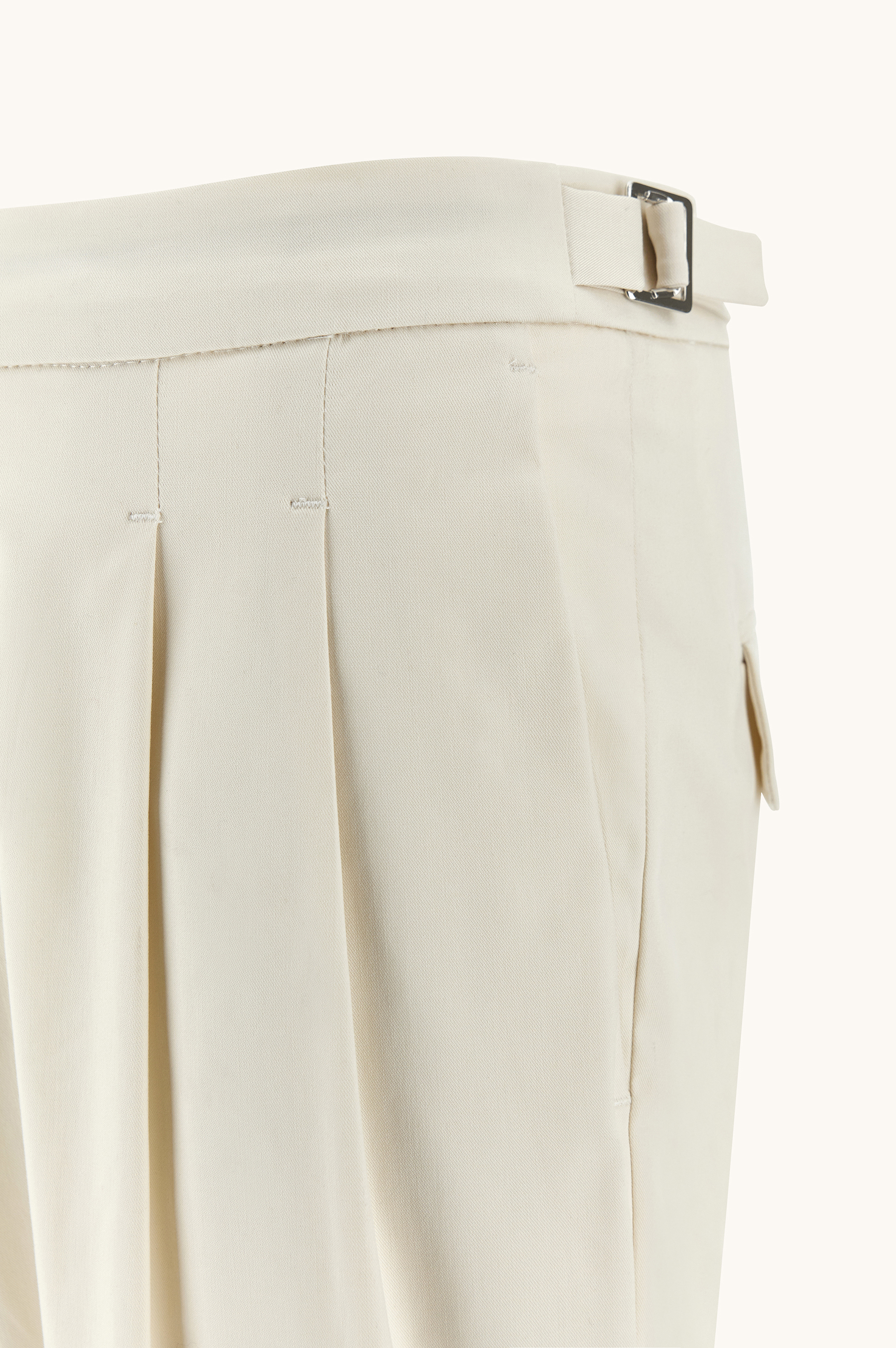 Chino trousers in stretch cotton with double pleats image number 2