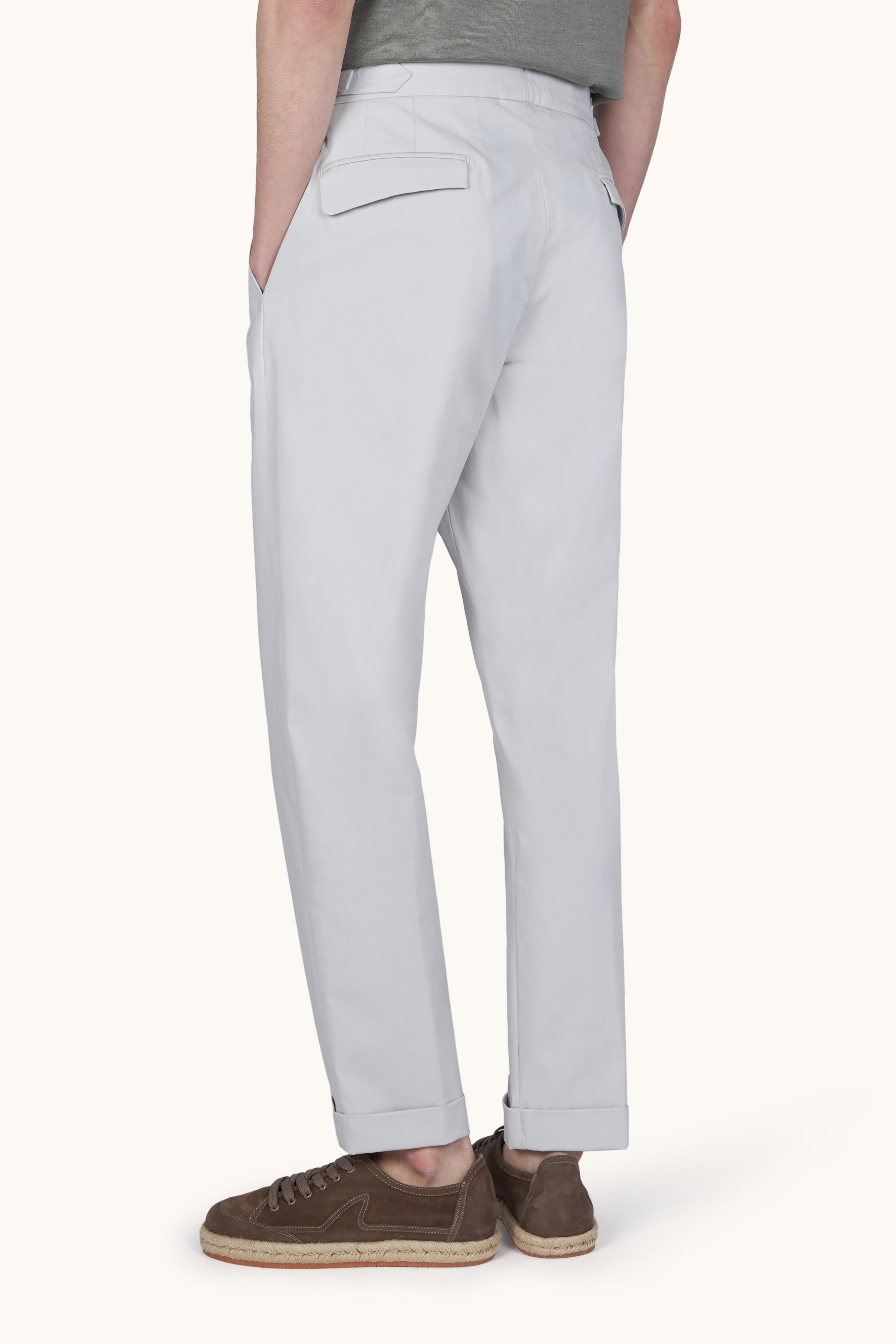 Chino trousers in stretch cotton with double pleats image number 2