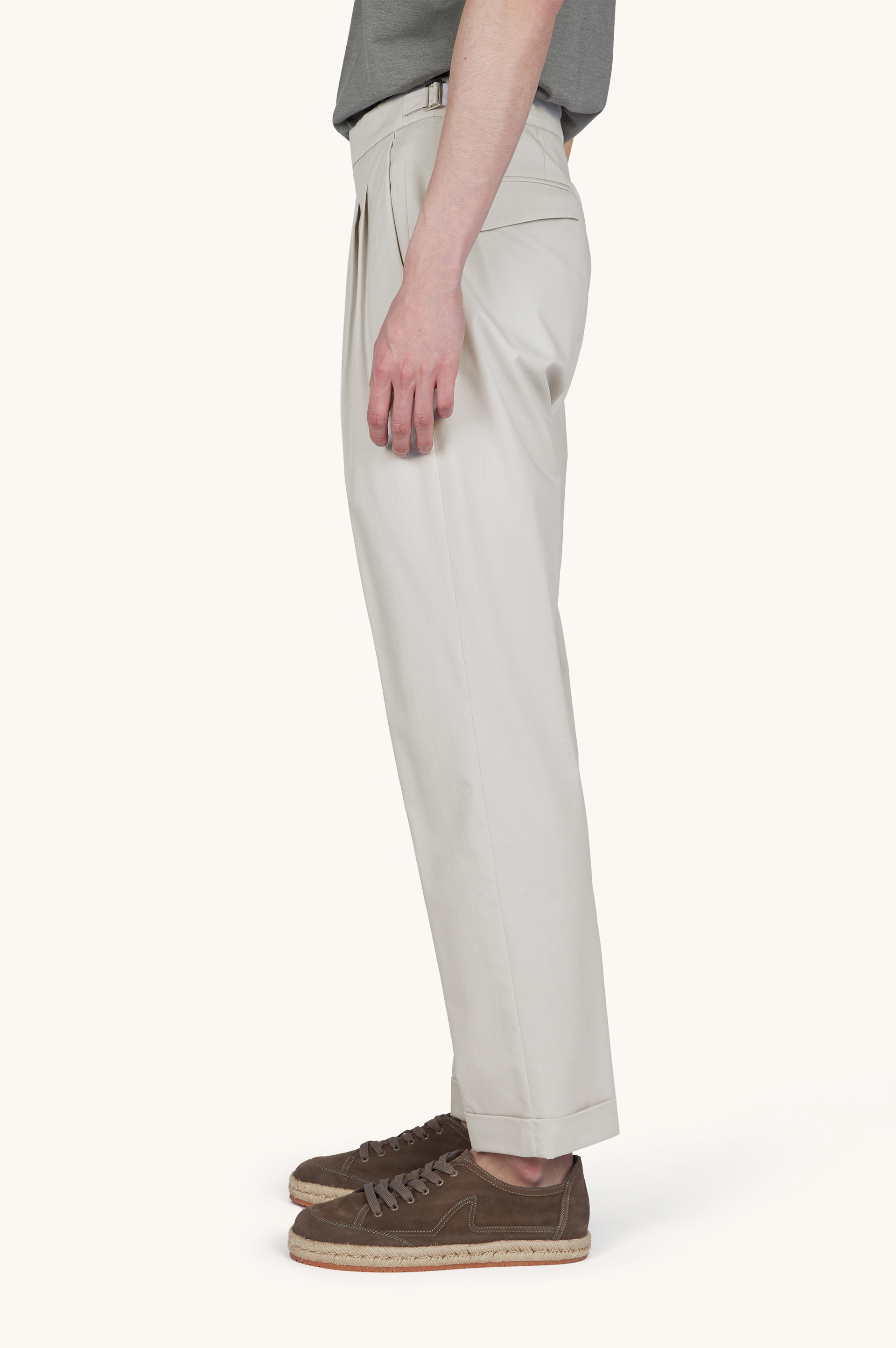 Chino trousers in stretch cotton with double pleats image number 6