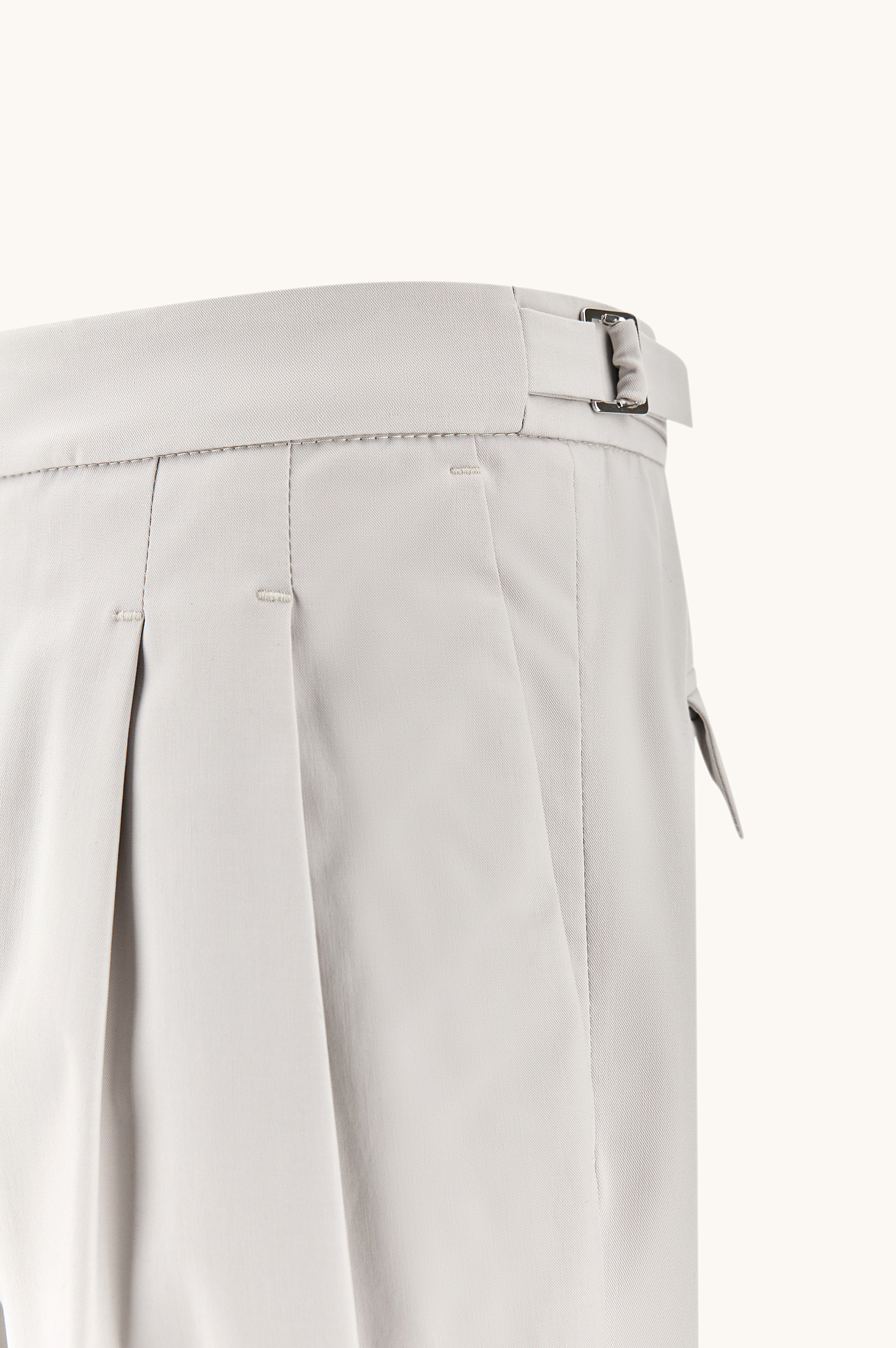Chino trousers in stretch cotton with double pleats image number 4