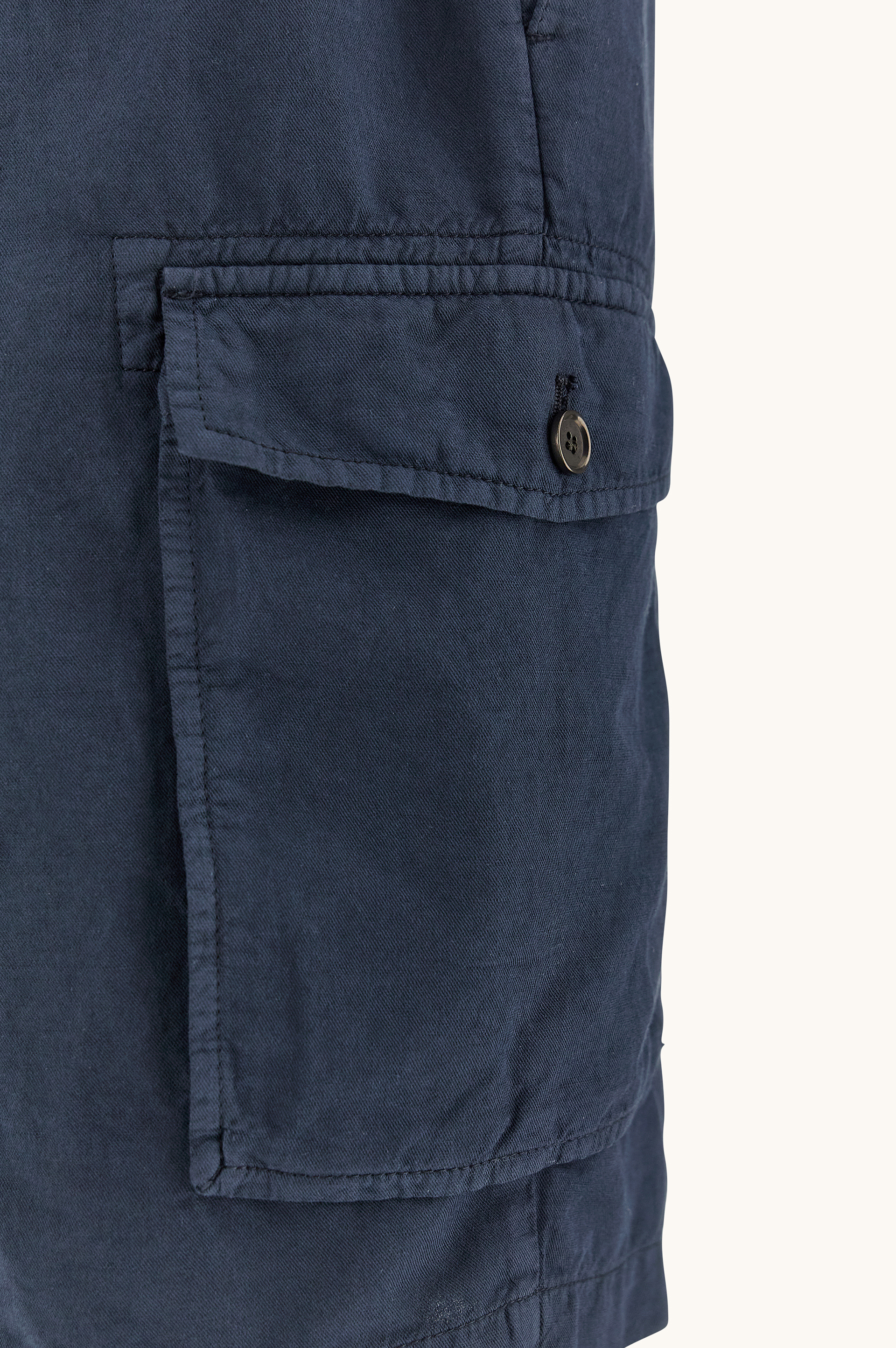 Bermuda cargo in lino e cotone tinto capo image number 3