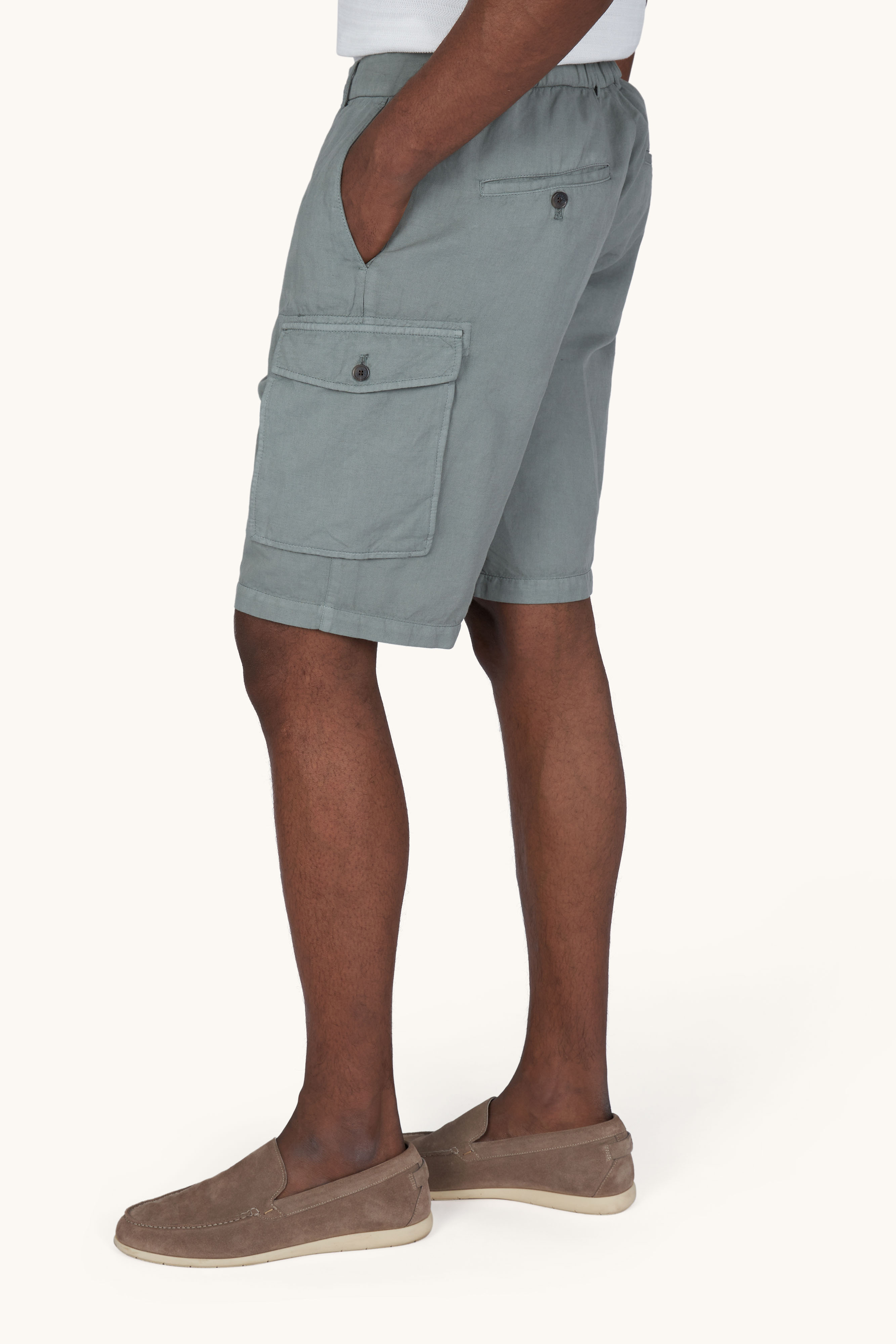 Cargo‑Bermuda aus st&uuml;ckgef&auml;rbtem Leinen und Baumwolle image number 8