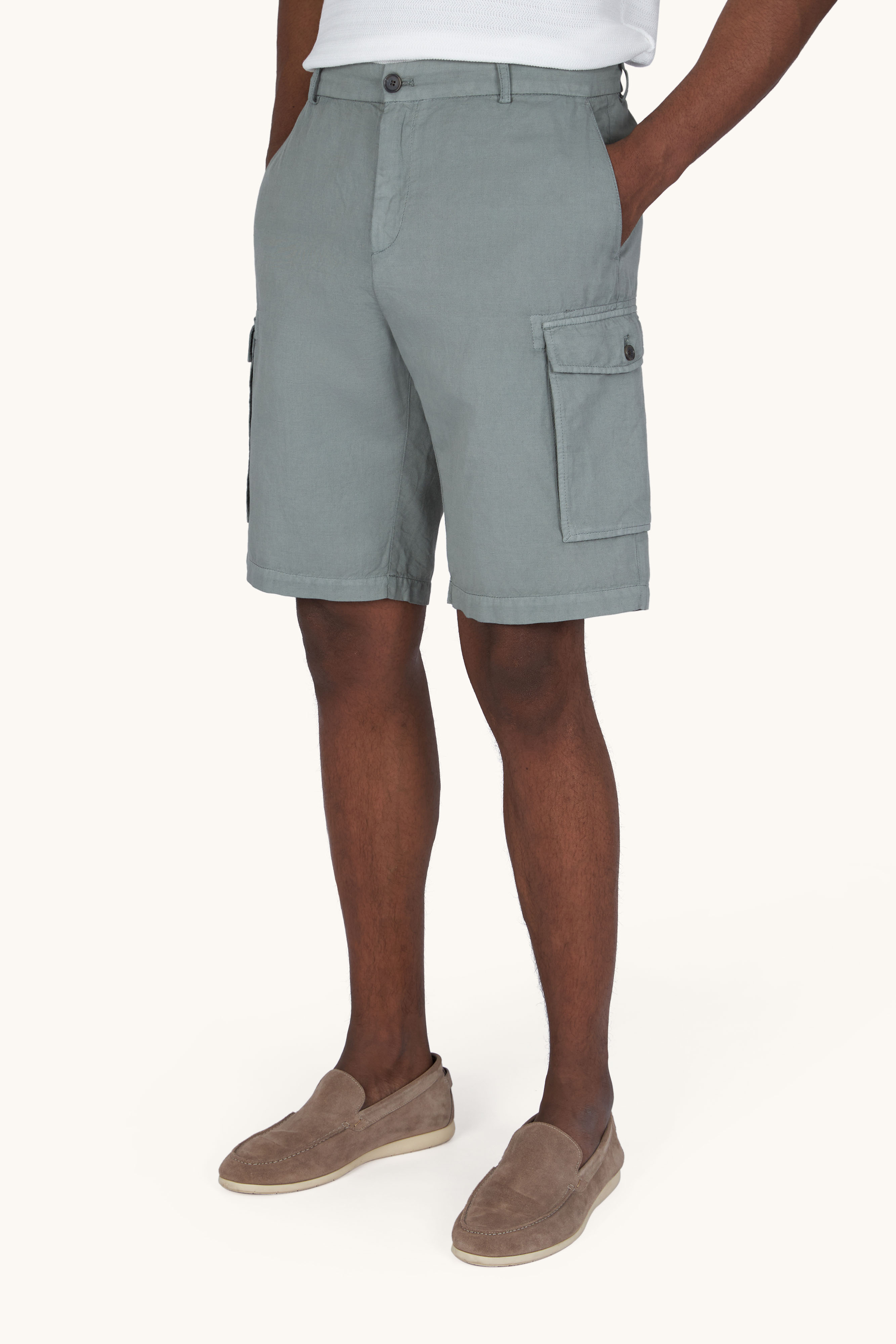 Cargo‑Bermuda aus st&uuml;ckgef&auml;rbtem Leinen und Baumwolle image number 0