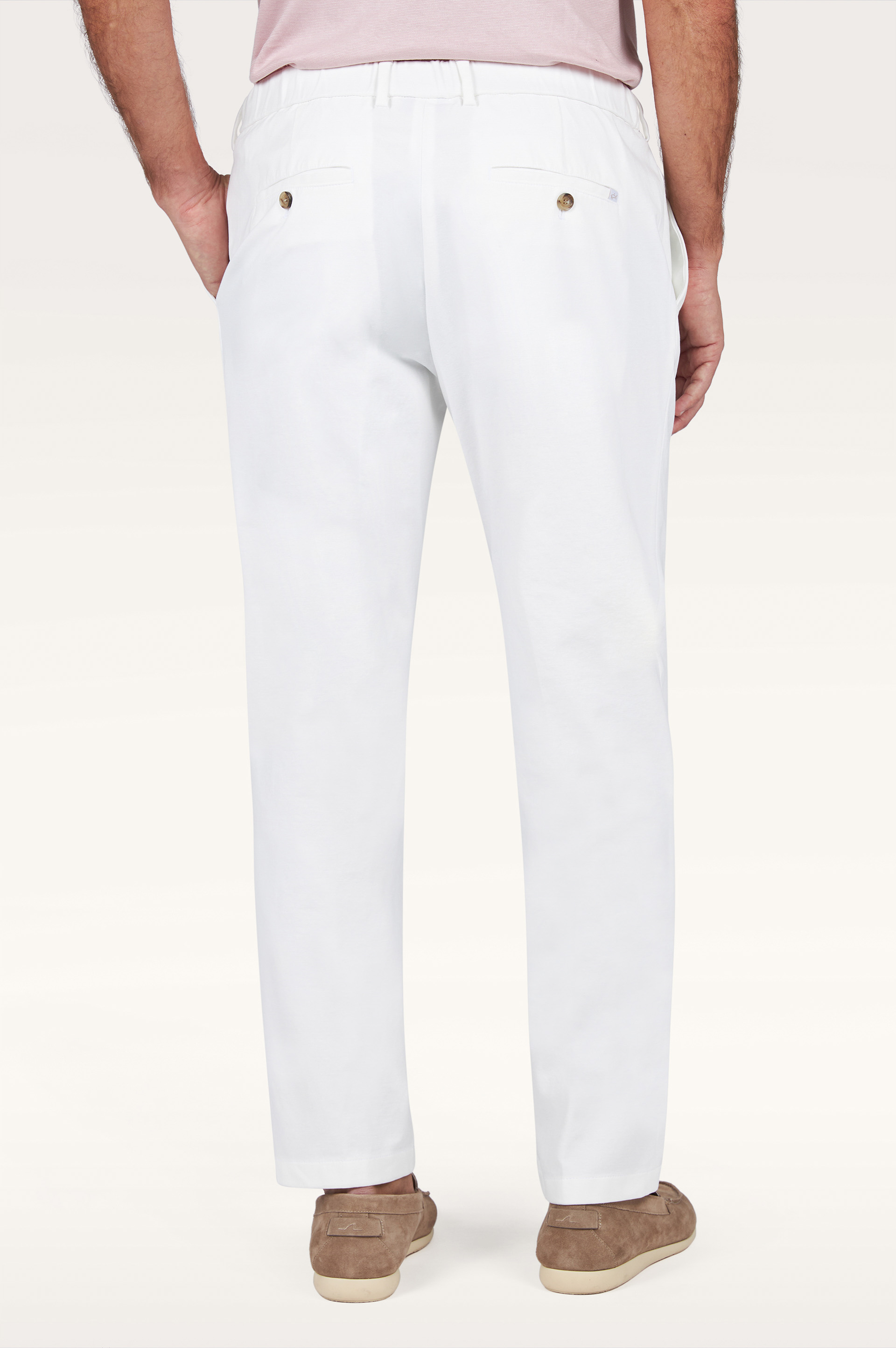 Pantal&oacute;n chino Dynamic con pinzas image number 3