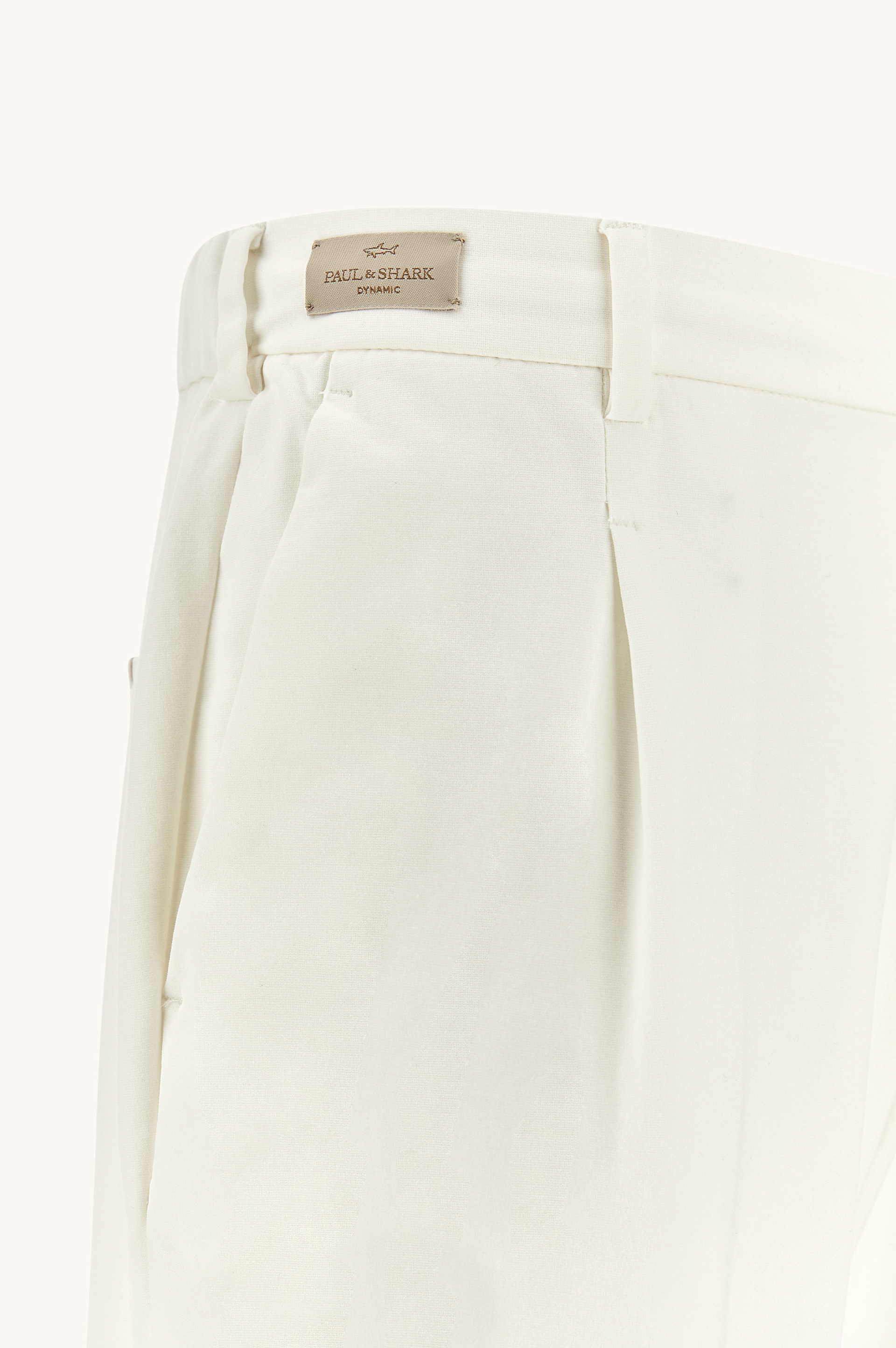 Pantal&oacute;n chino Dynamic con pinzas image number 6