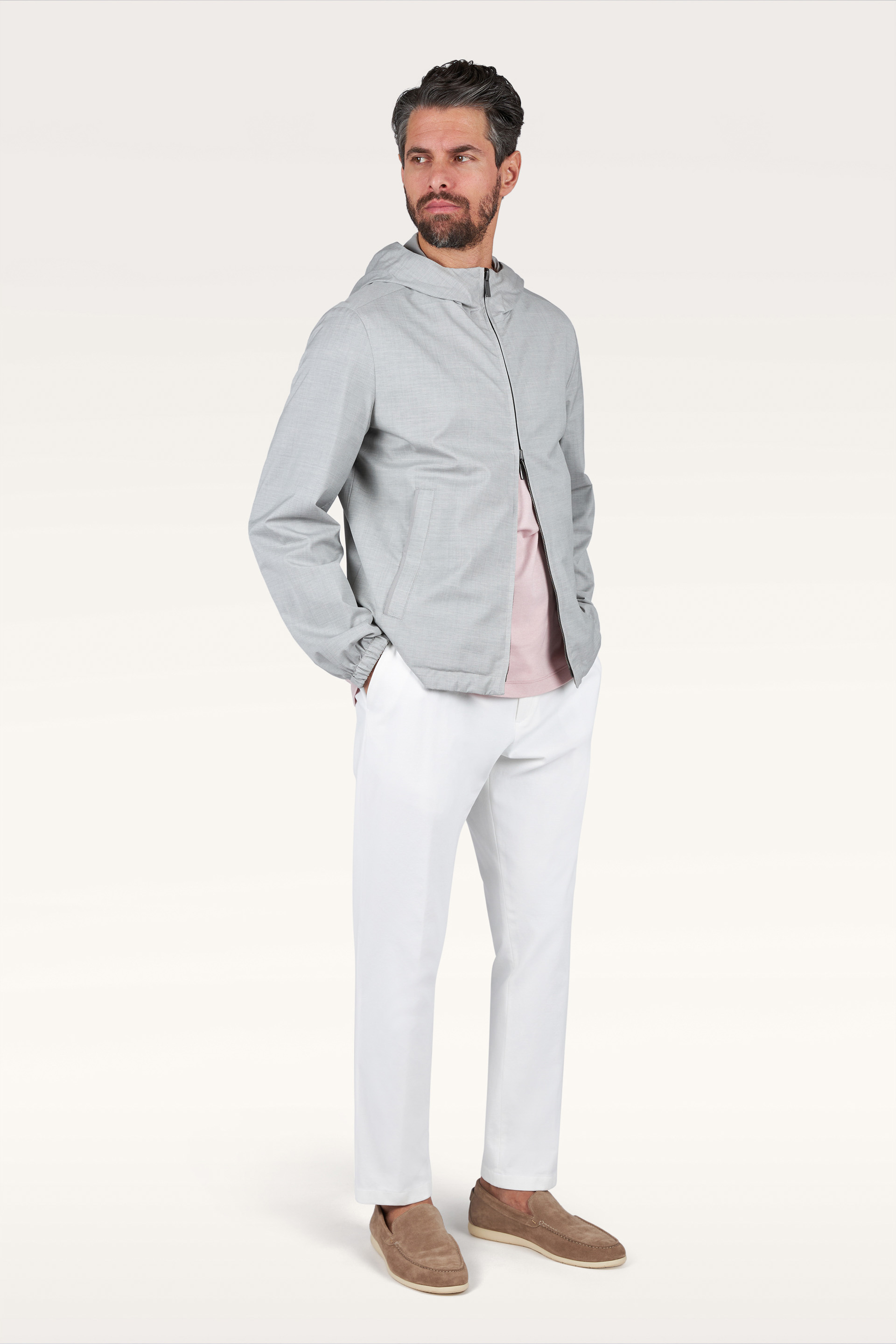 Pantal&oacute;n chino Dynamic con pinzas image number 2