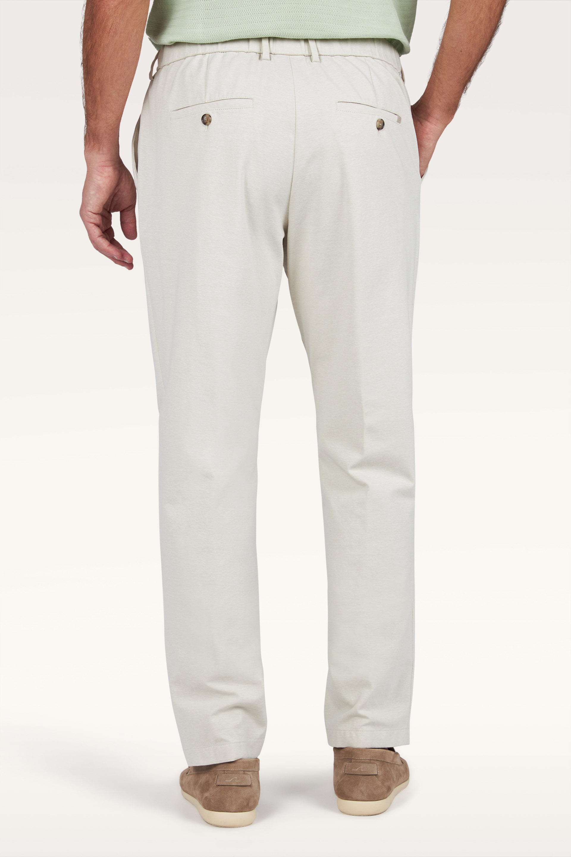 Pantalón chino Dynamic con pinzas image number 2