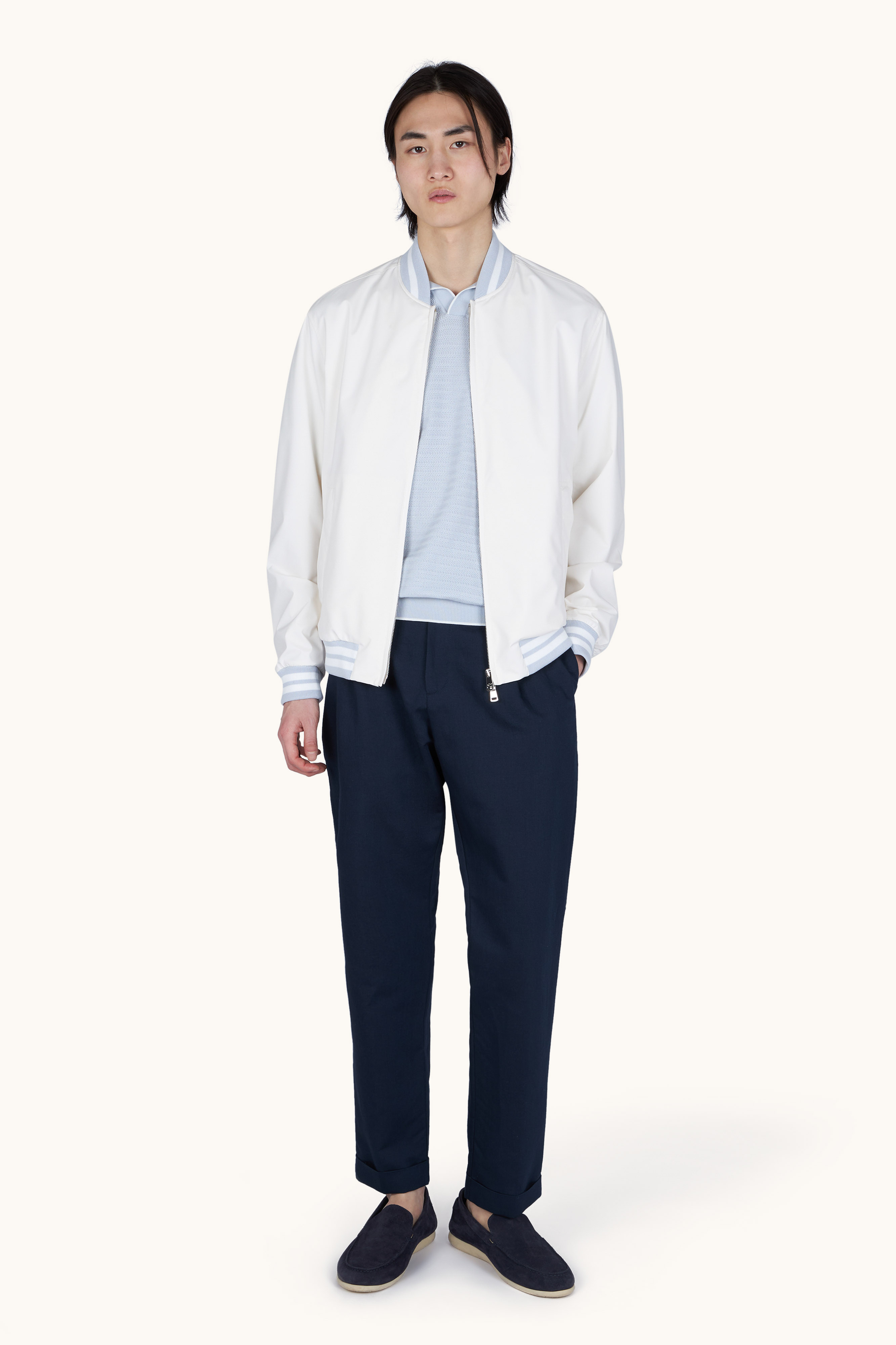 Chino trousers in linen and cotton with pleats image number 2